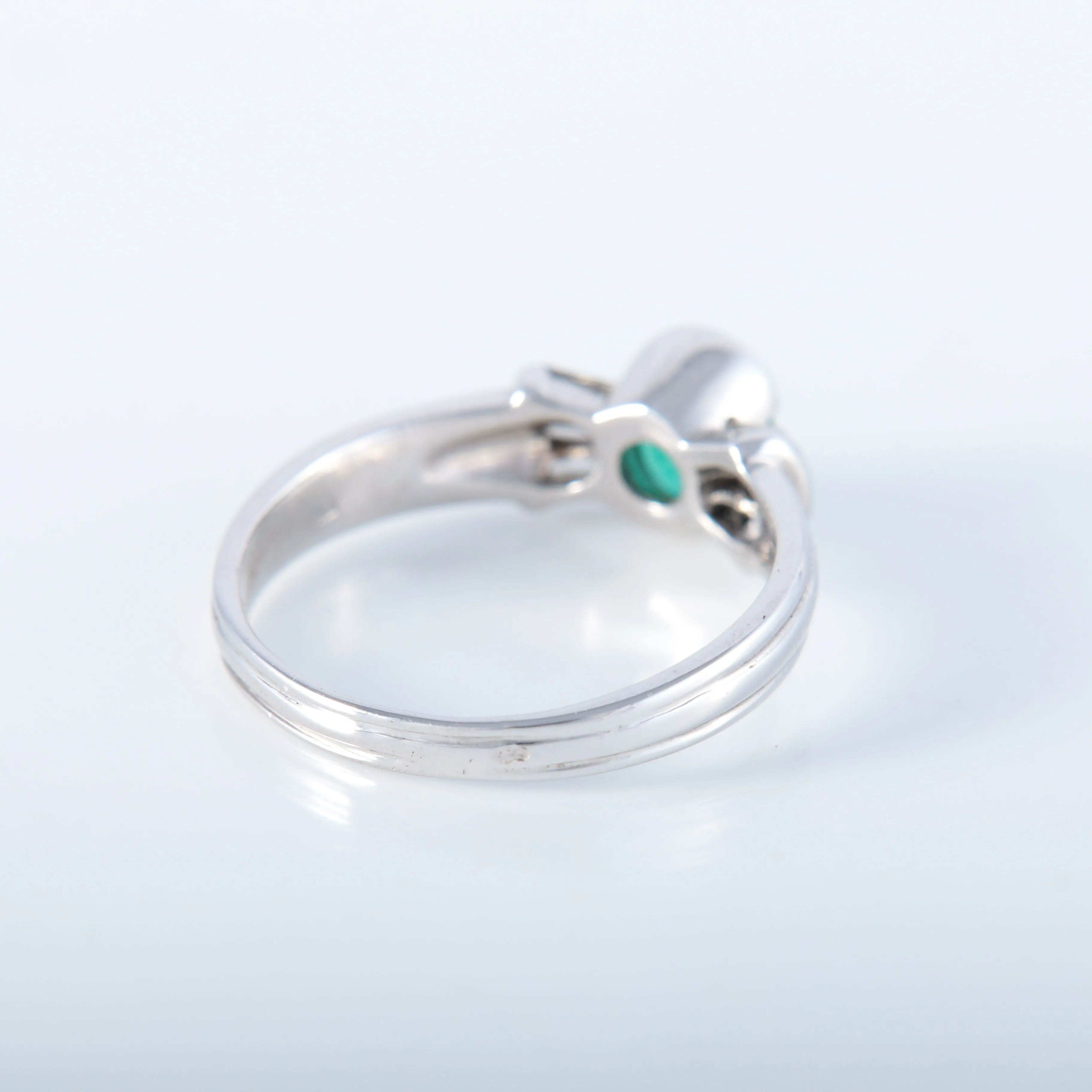 Bague solitaire or blanc émeraude sold by 58 Facettes product image thumbnail 2