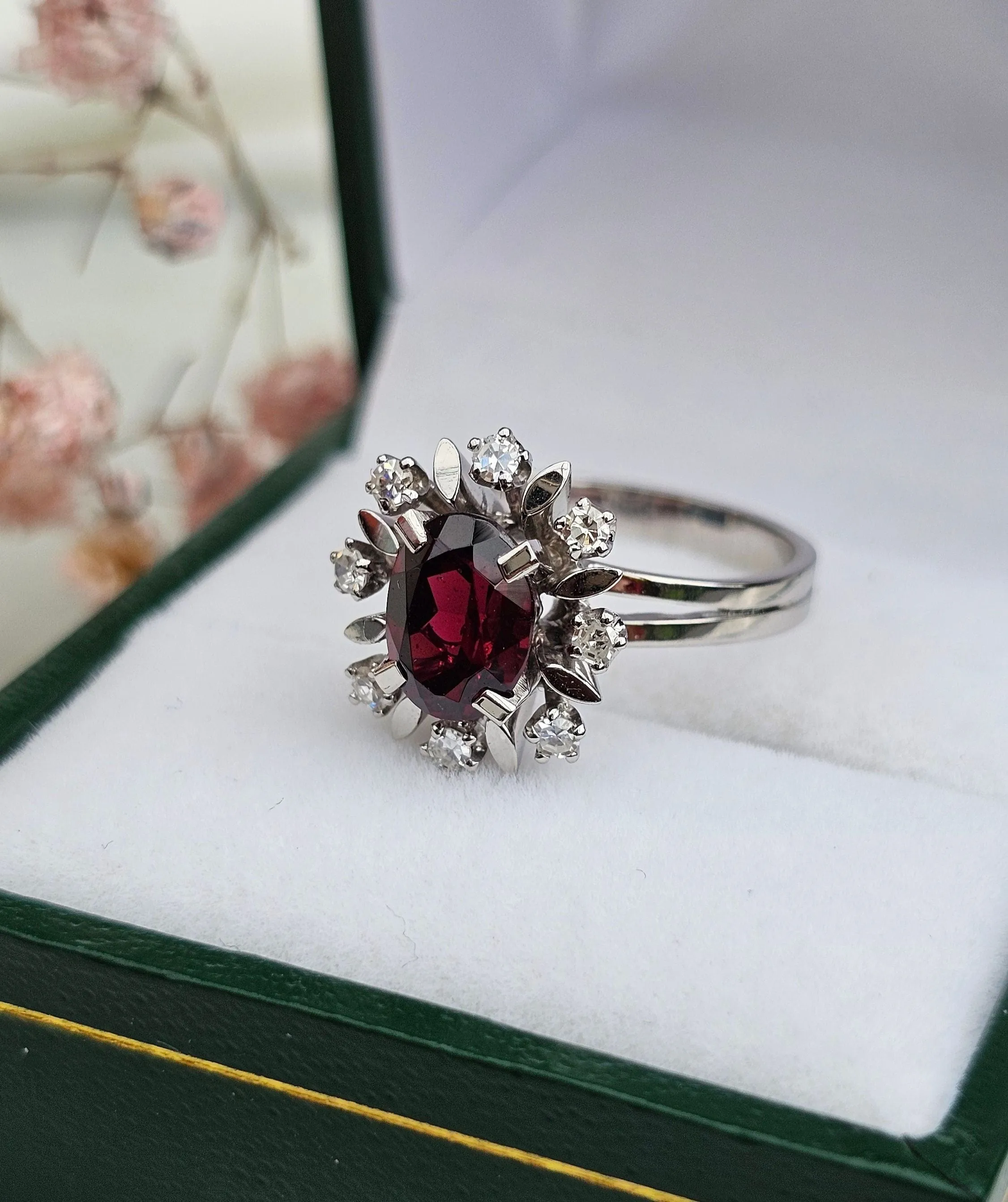 Bague Marguerite Grenat Diamants sold by 58 Facettes product image thumbnail 4