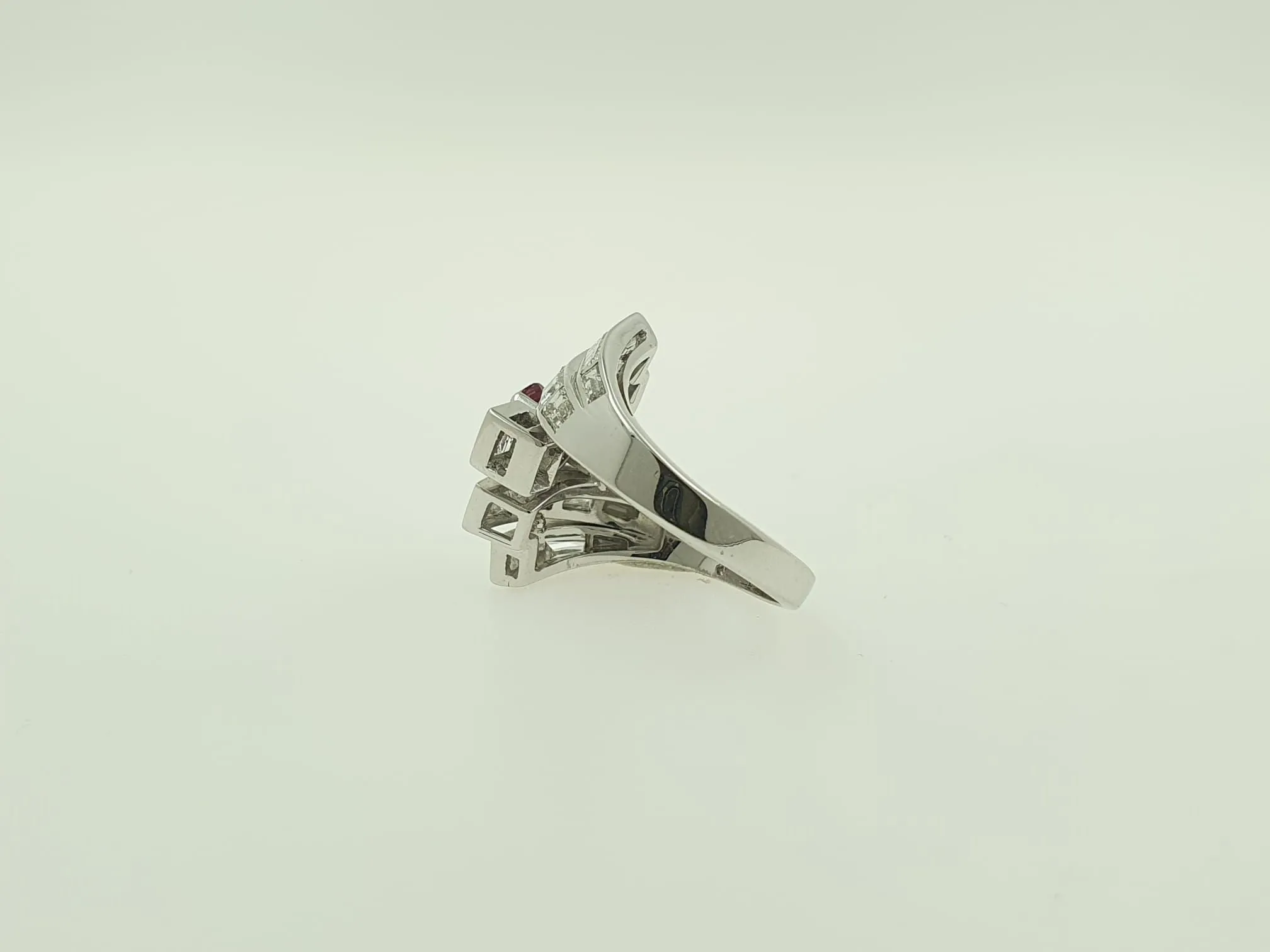 Bague or blanc rubis diamants sold by 58 Facettes product image thumbnail 3