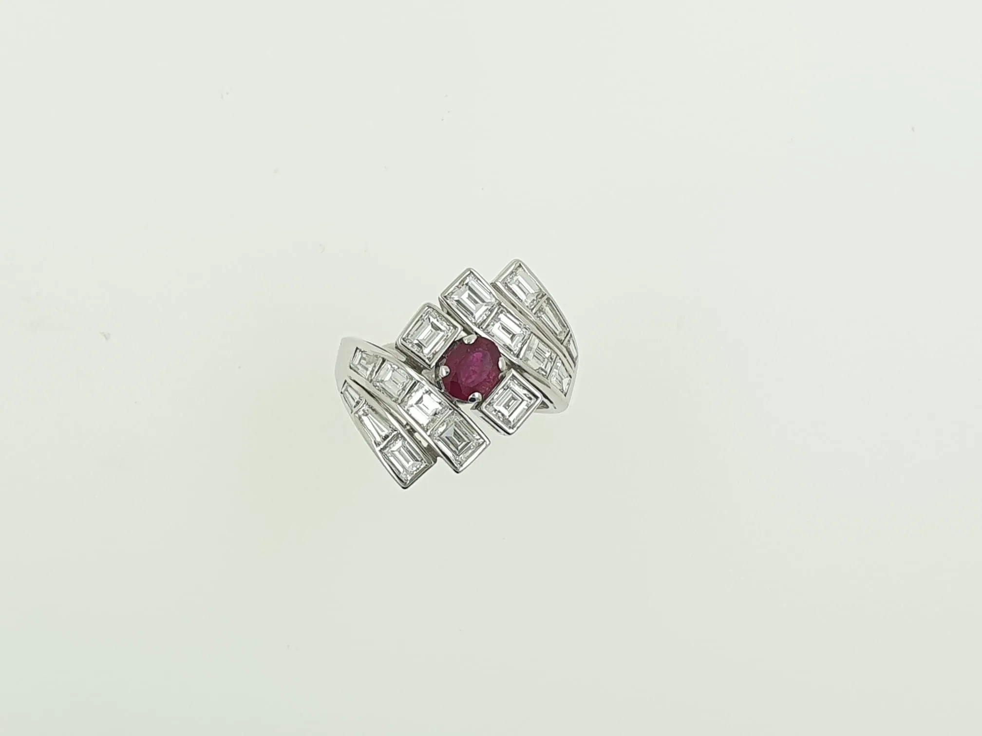 Bague or blanc rubis diamants sold by 58 Facettes product image thumbnail 4