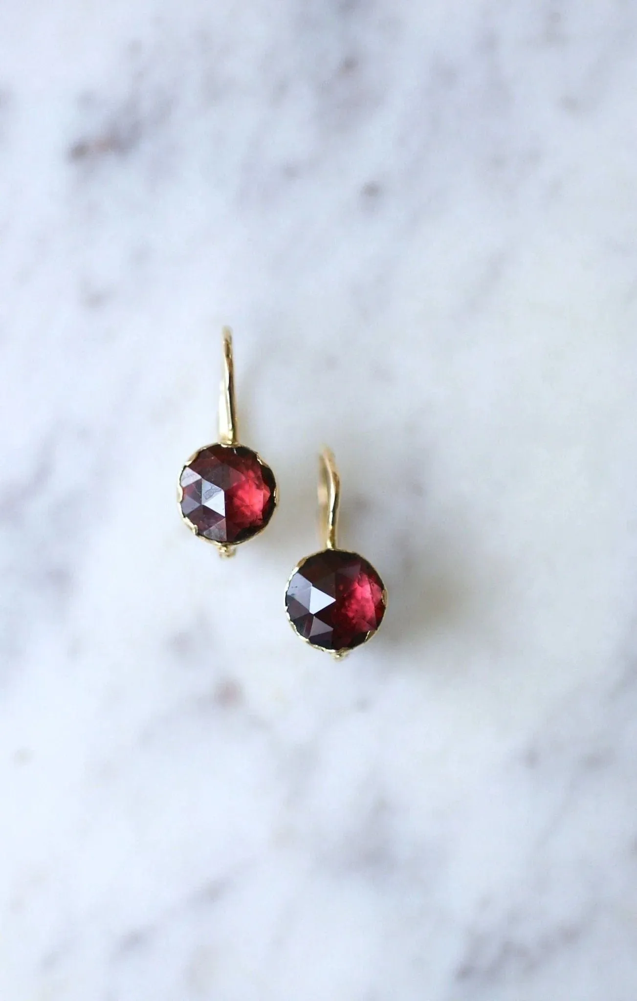 Dormeuses anciennes or et grenats sold by 58 Facettes product image thumbnail 3