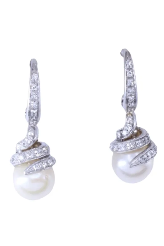 Boucles d'oreilles pendantes perles et diamants sold by 58 Facettes