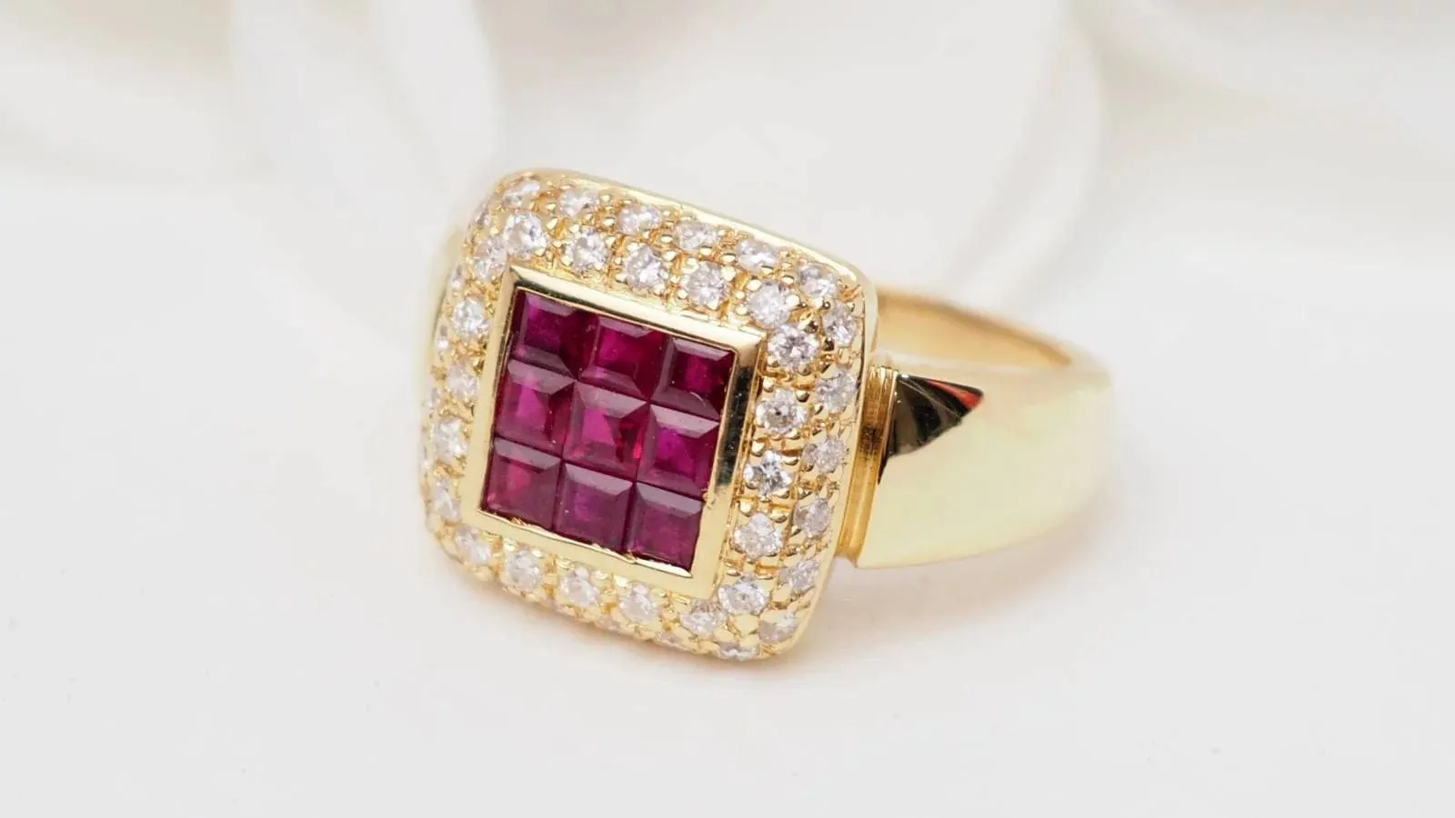 Bague carrée or jaune rubis diamants sold by 58 Facettes product image thumbnail 3