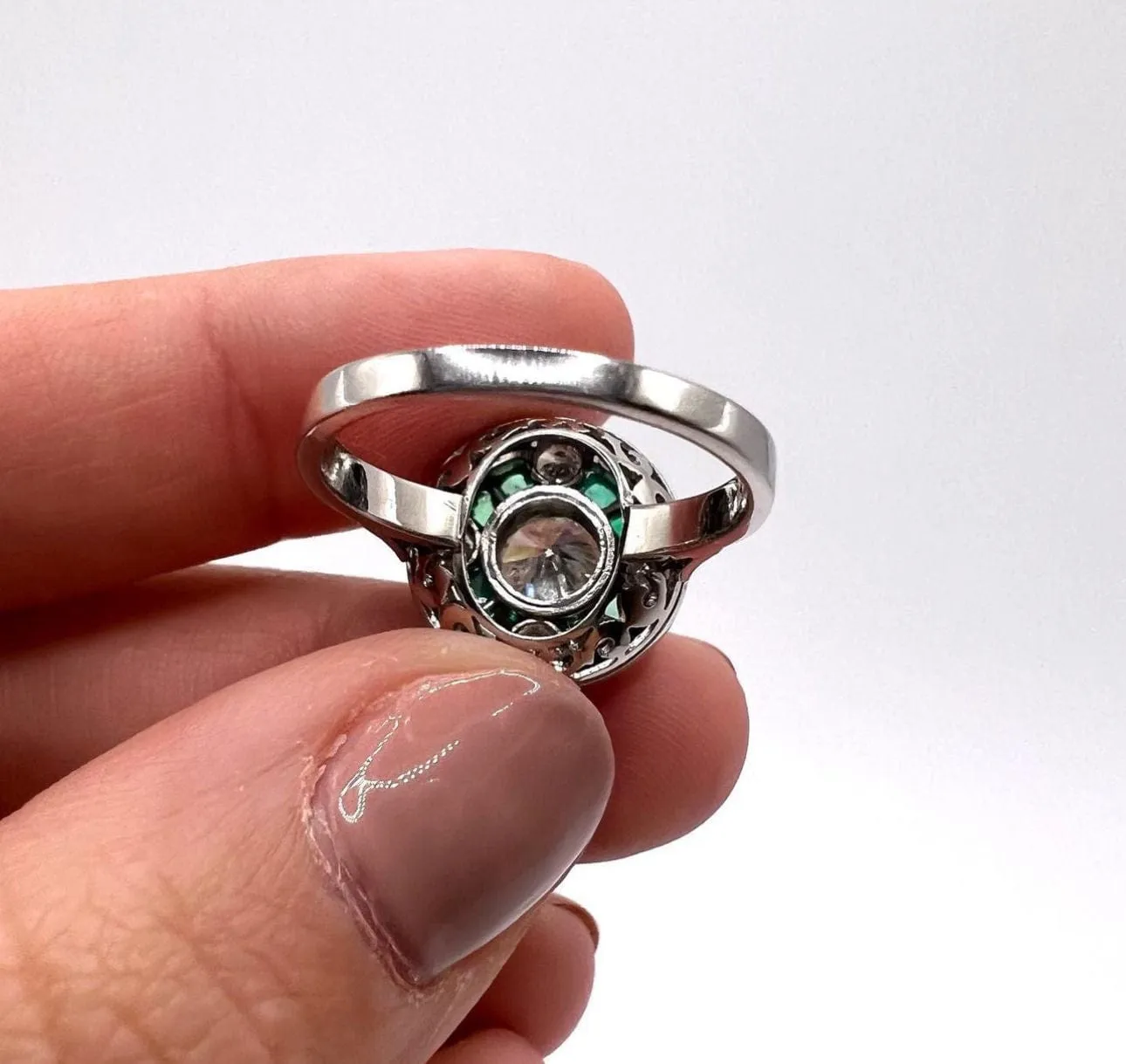 Bague style art déco platine diamants émeraudes onyx sold by 58 Facettes product image thumbnail 4