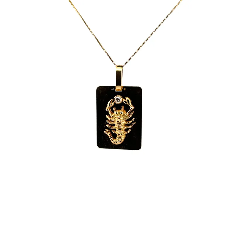 Pendentif Plaque or jaune signe scorpion et diamant sold by 58 Facettes