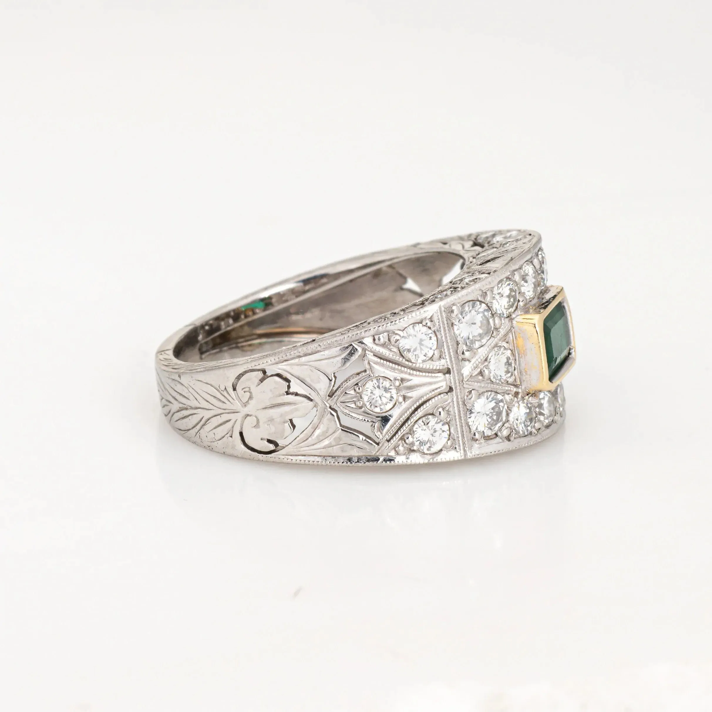 Bague Diamant Émeraude Platine sold by 58 Facettes product image thumbnail 4
