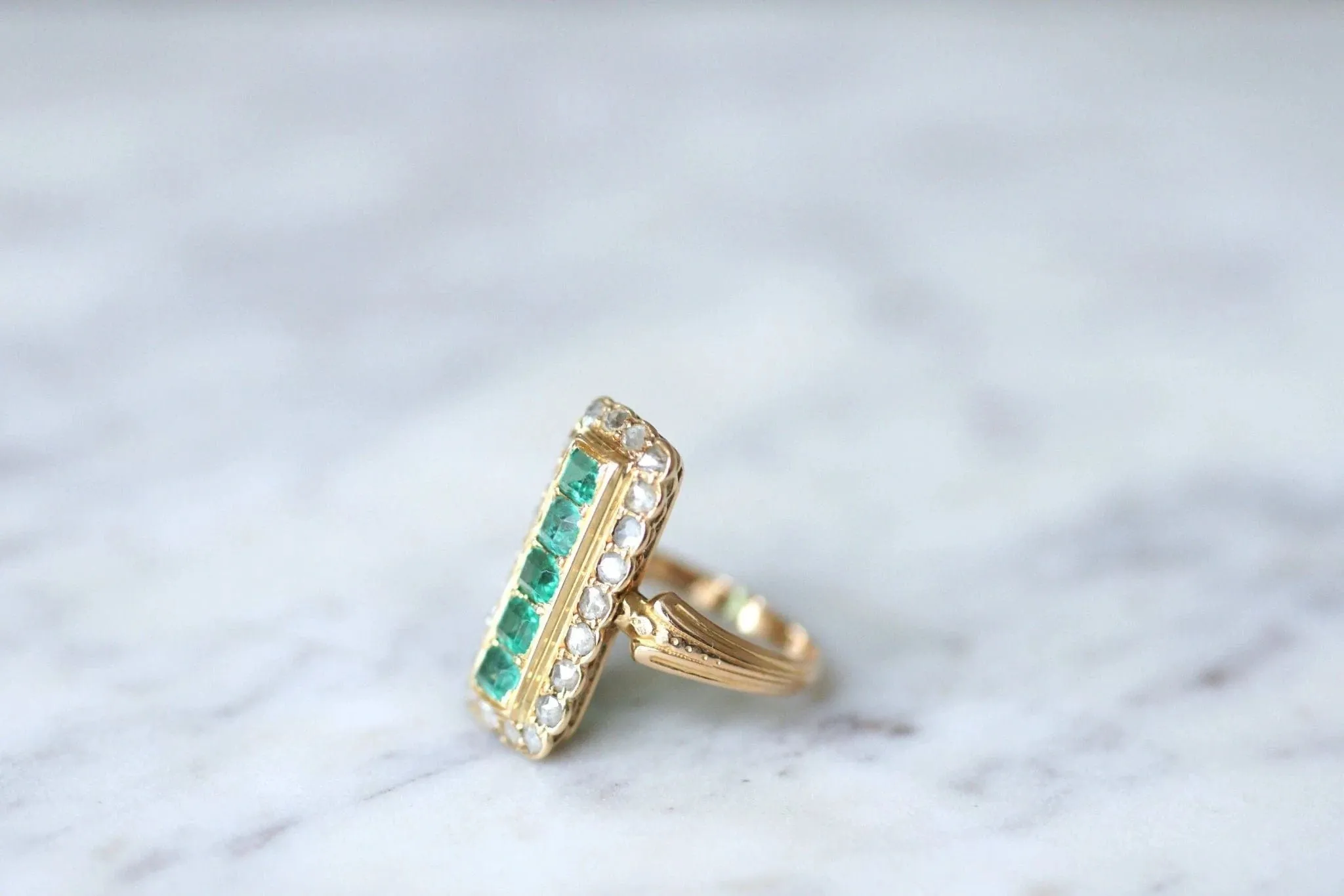 Bague marquise émeraude et diamants sold by 58 Facettes product image thumbnail 4