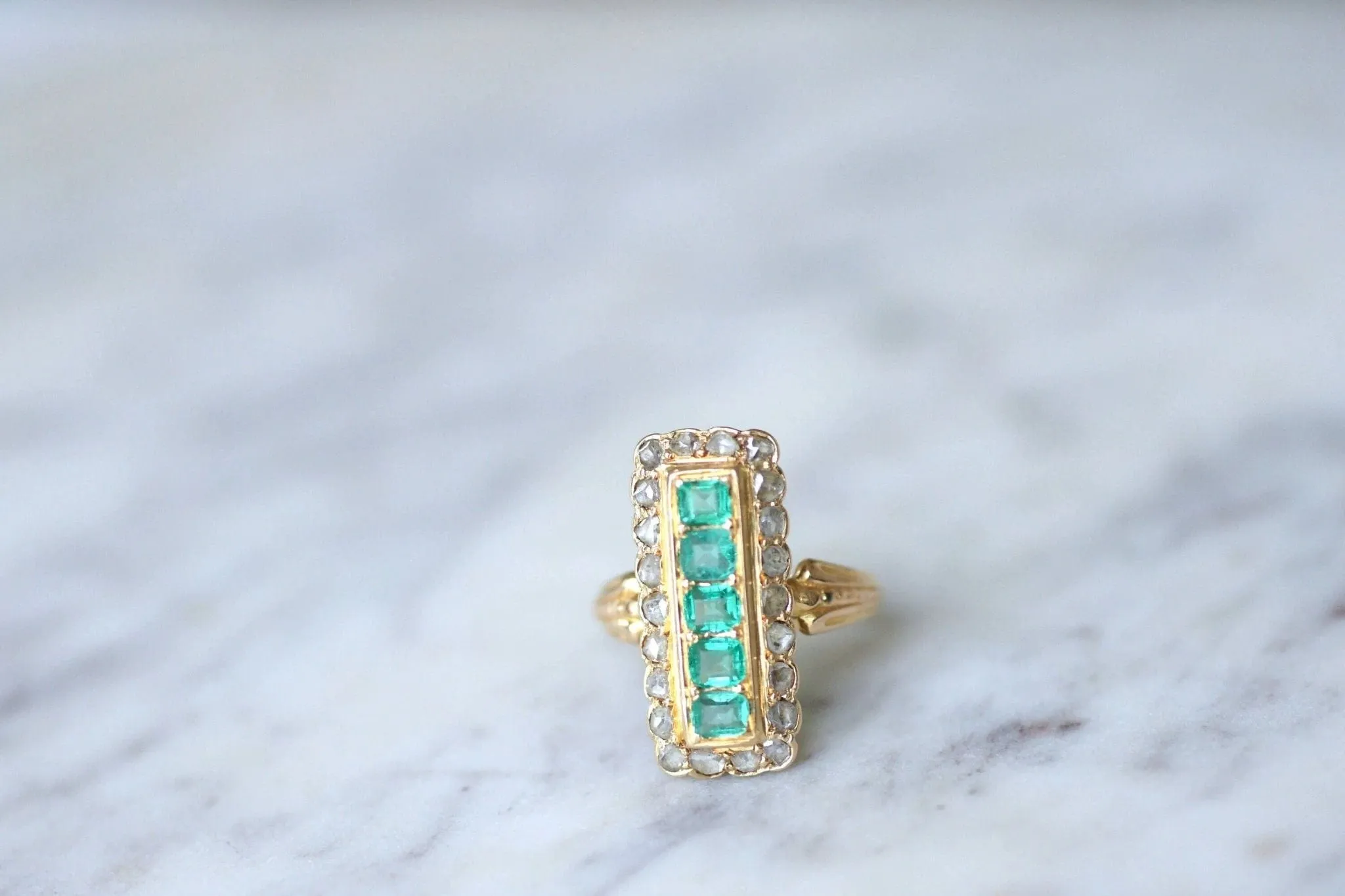 Bague marquise émeraude et diamants sold by 58 Facettes product image thumbnail 3