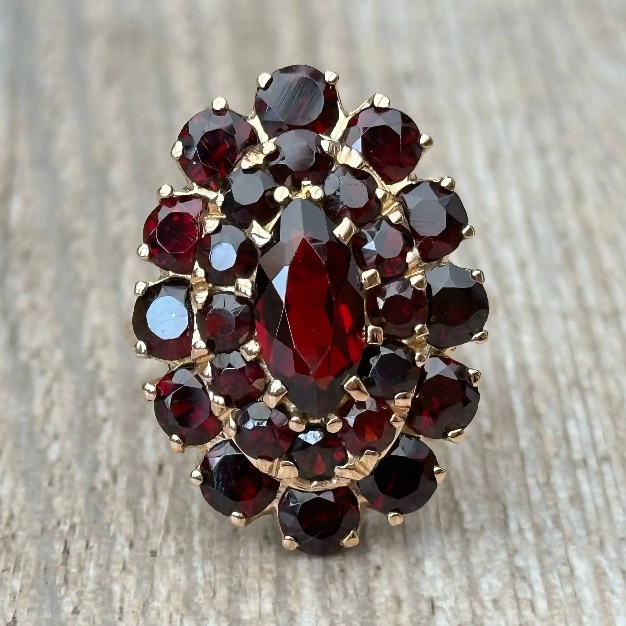 Bague marquise or rose grenat sold by 58 Facettes product image thumbnail 2