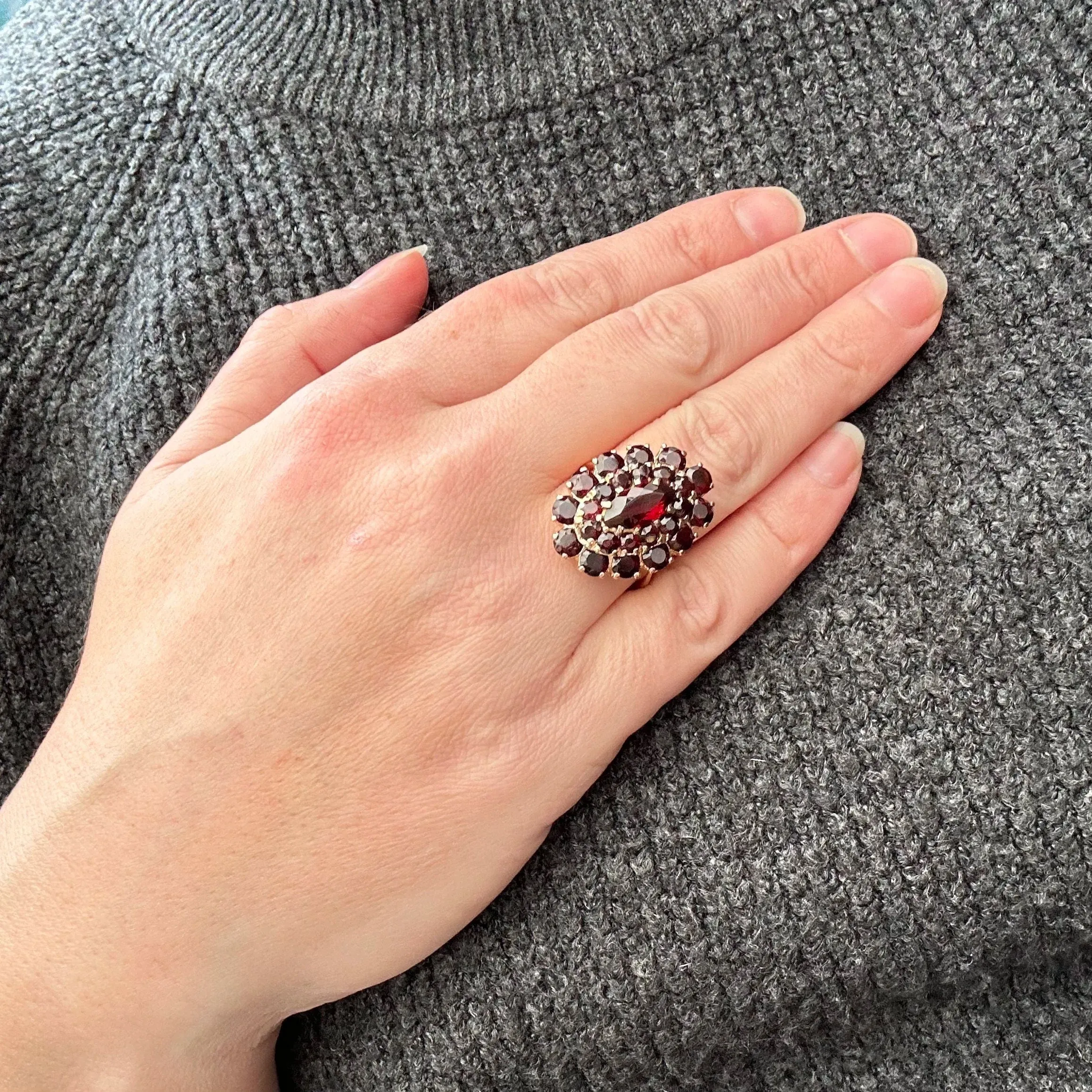 Bague marquise or rose grenat sold by 58 Facettes product image thumbnail 3