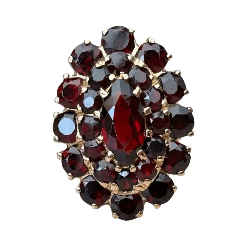 Bague marquise or rose grenat sold by 58 Facettes