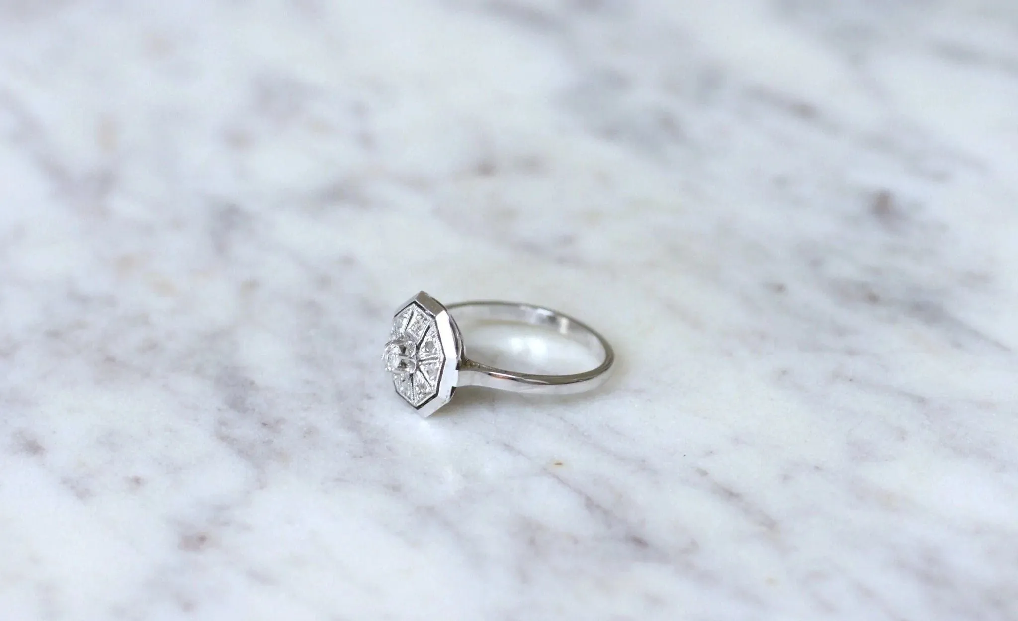Bague Hexagonale Art Déco Diamants sold by 58 Facettes product image thumbnail 5