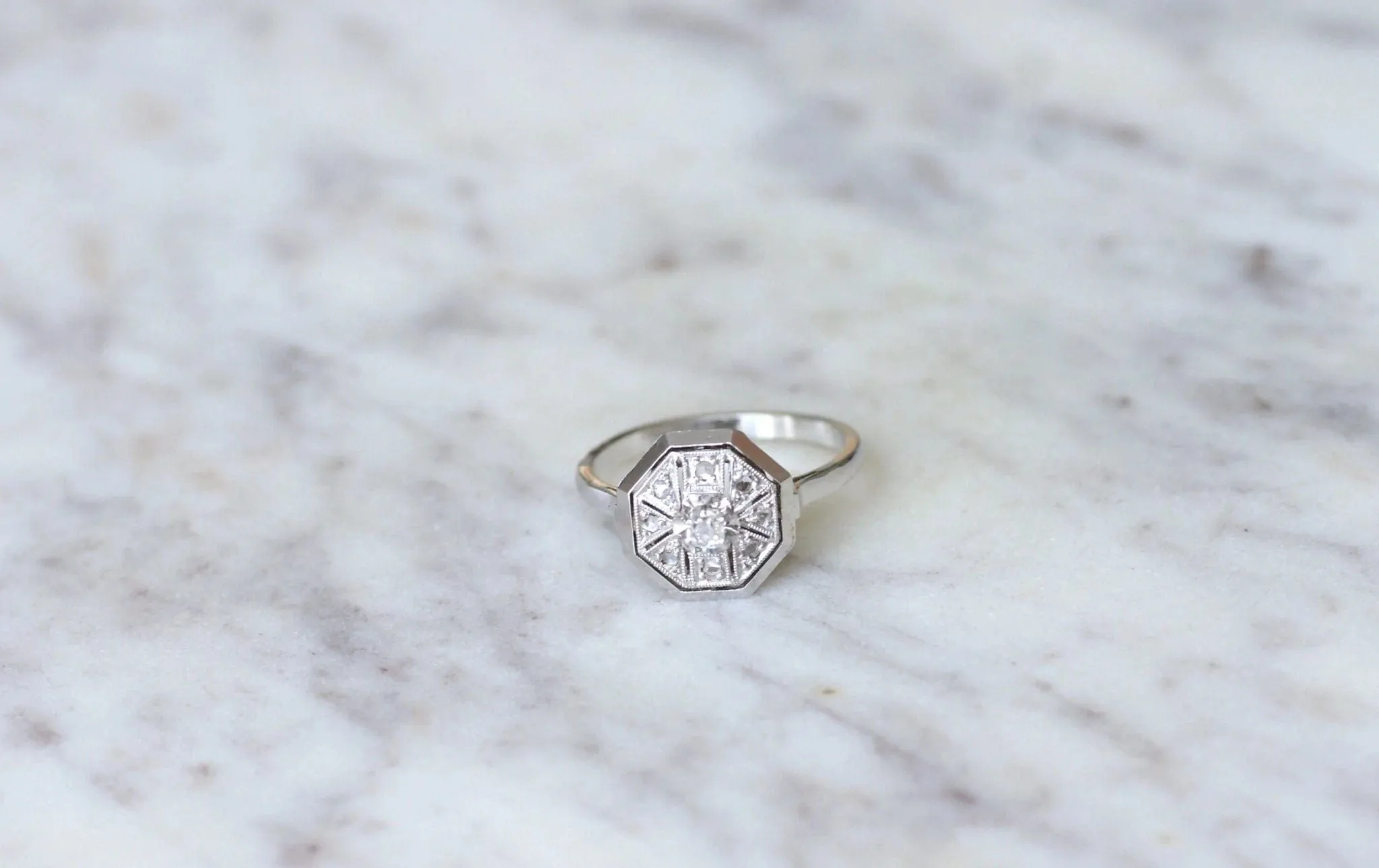 Bague Hexagonale Art Déco Diamants sold by 58 Facettes product image thumbnail 3