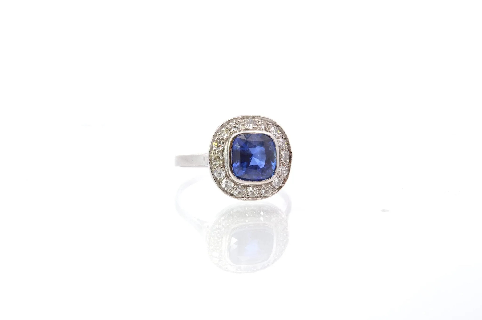 Bague vintage saphir diamants sold by 58 Facettes product image thumbnail 4