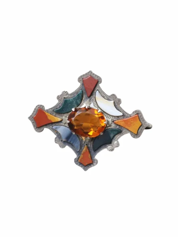 Broche losange Ecossaise ancienne en argent, jaspe, et agate sold by 58 Facettes