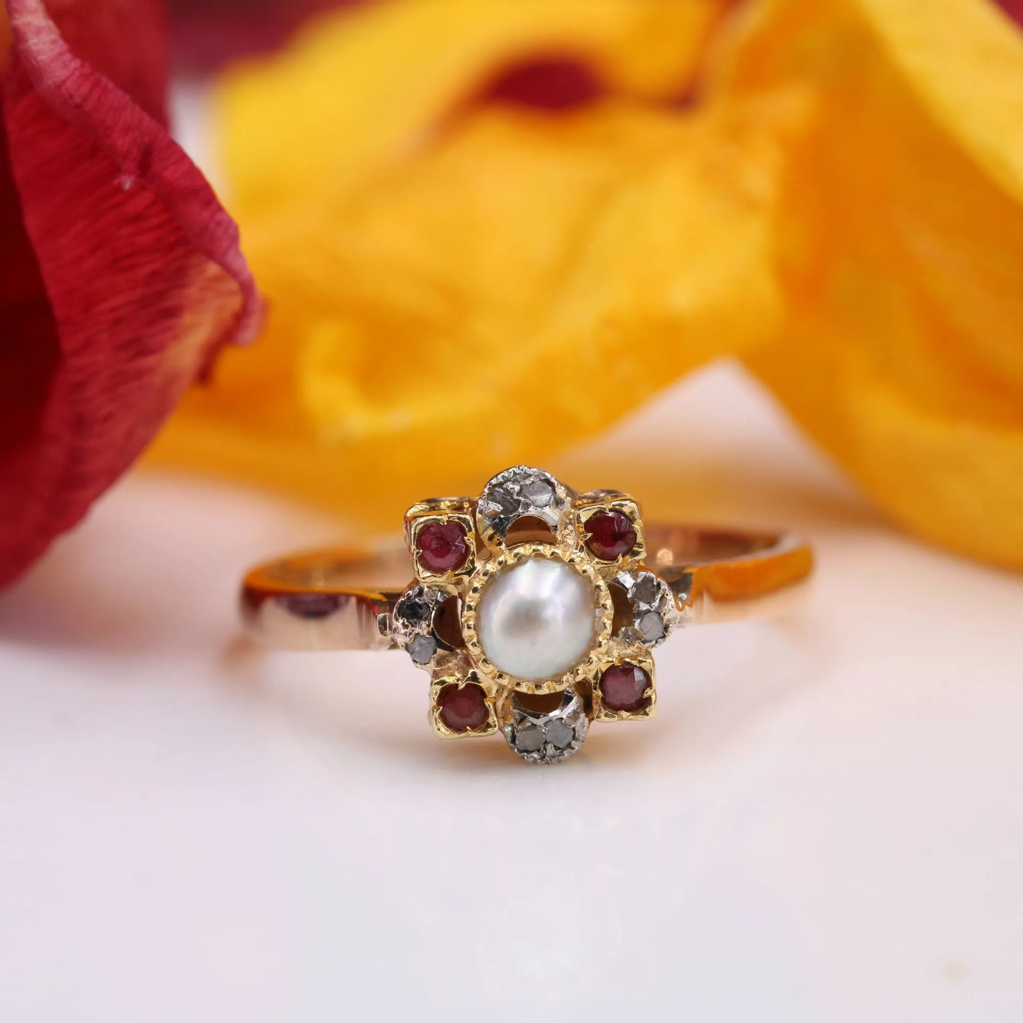 Bague ancienne perle fine rubis et diamants taillés en rose sold by 58 Facettes product image thumbnail 3