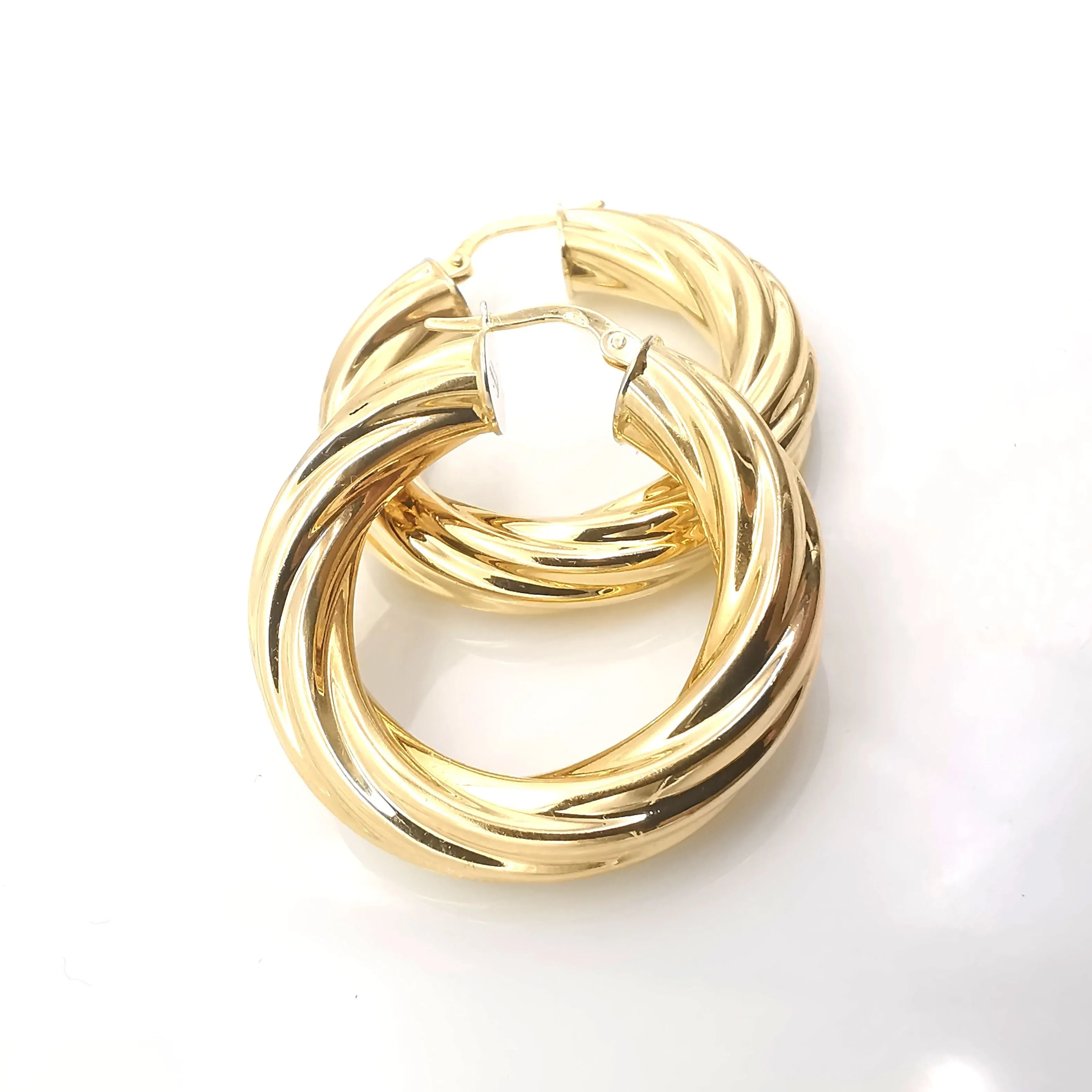 Boucles d'oreilles créole en or sold by 58 Facettes product image thumbnail 4