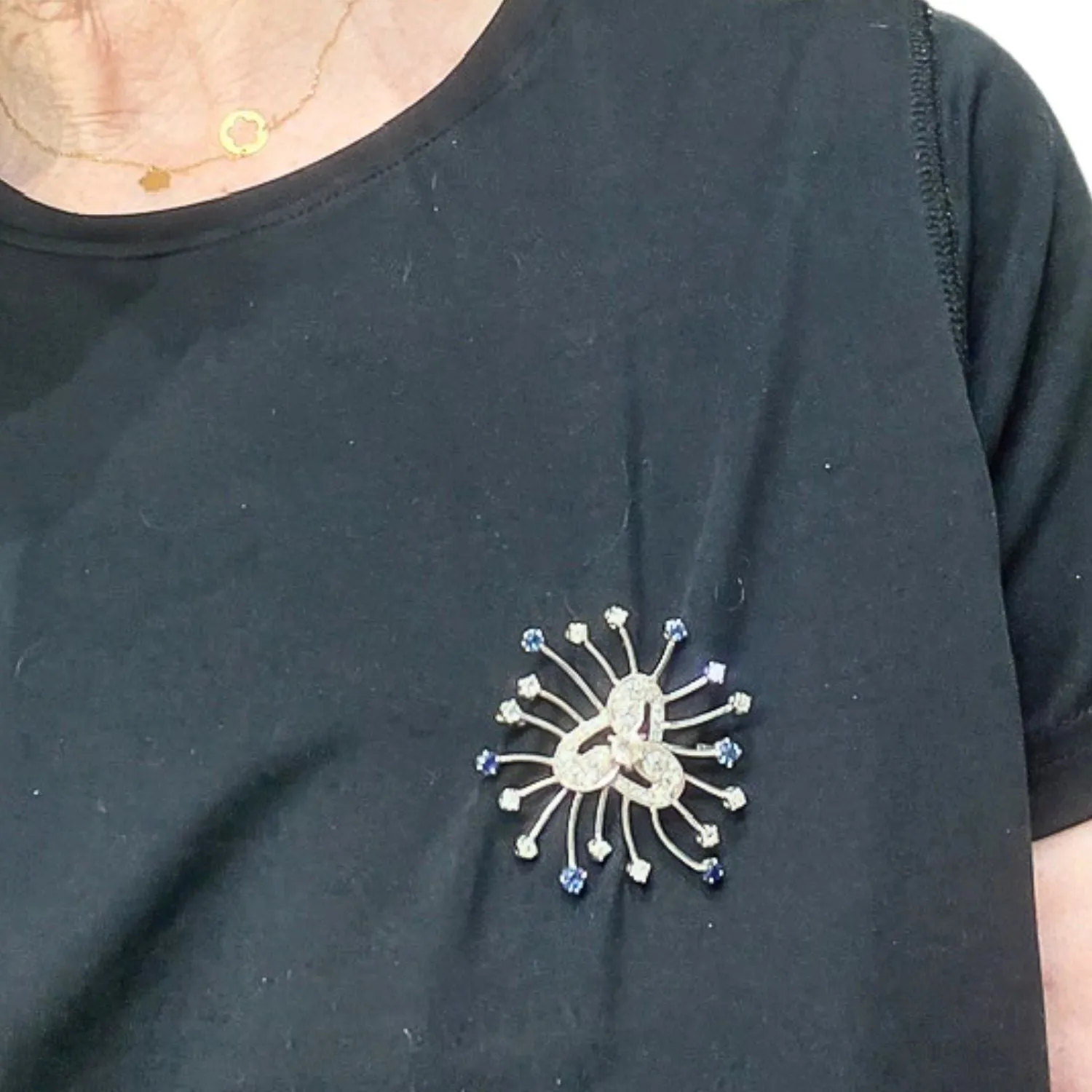 Broche en or avec diamants et saphirs sold by 58 Facettes product image thumbnail 2