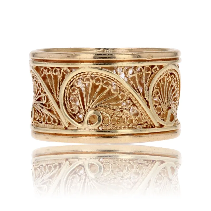 Bague bandeau or jaune filigranée sold by 58 Facettes