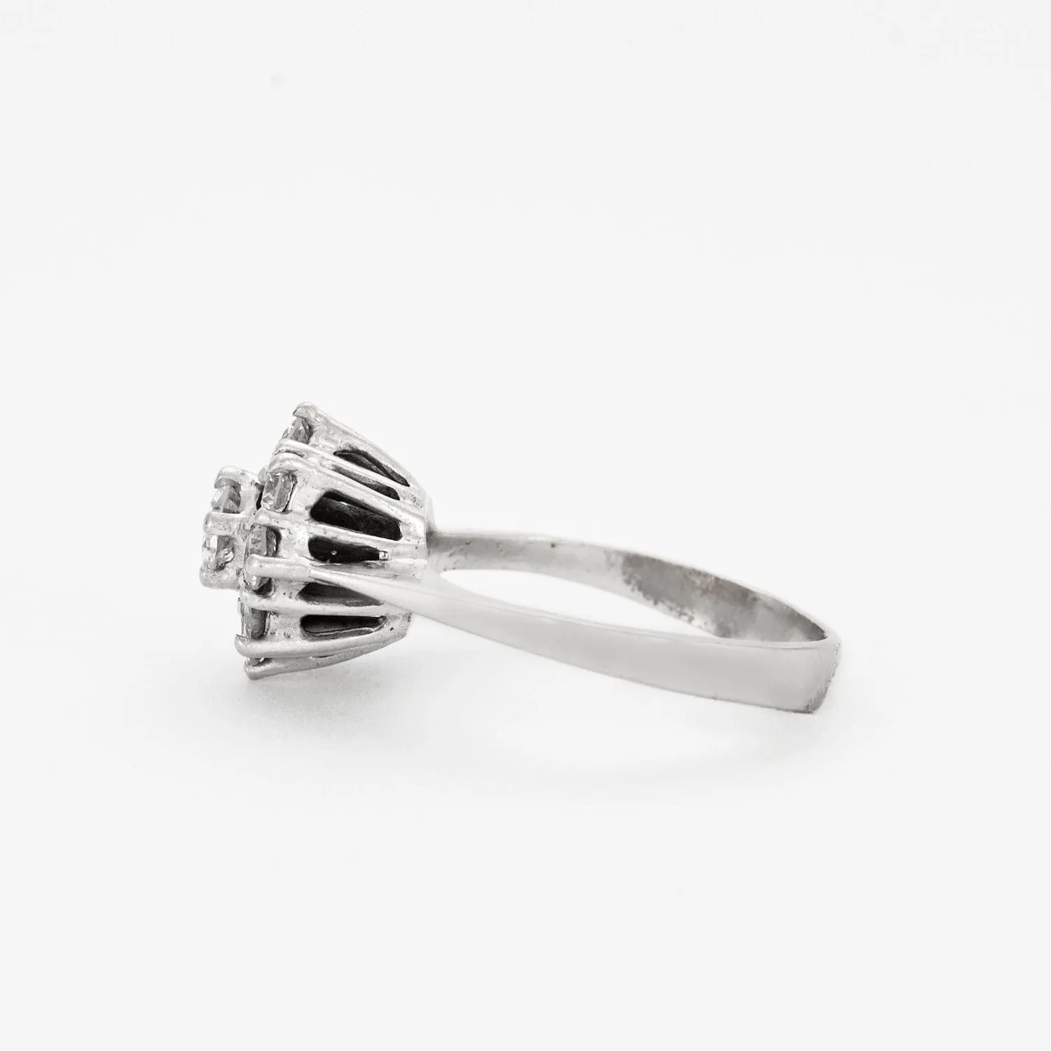 Bague Fleur en or gris et diamants sold by 58 Facettes product image thumbnail 5