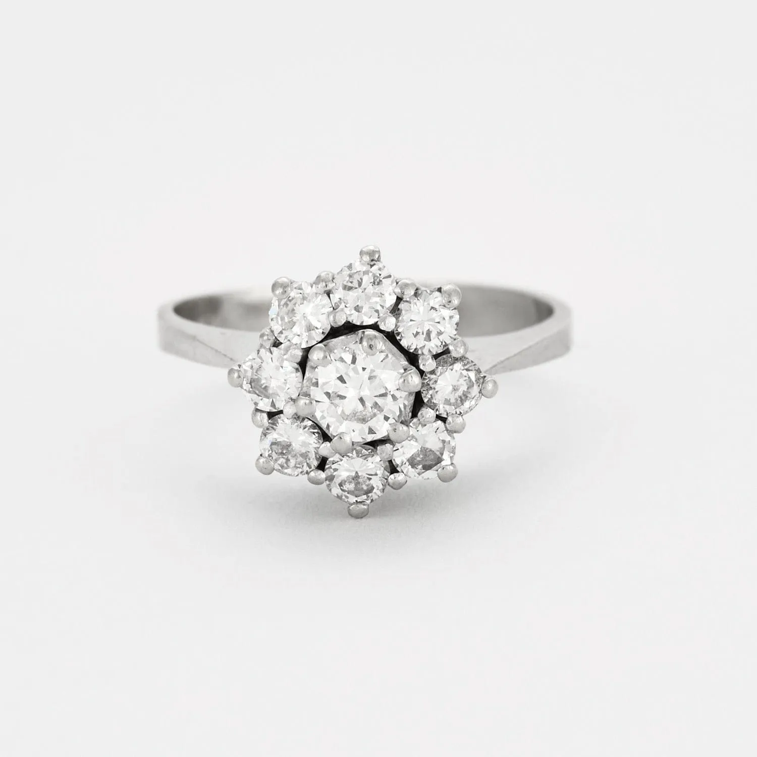 Bague Fleur en or gris et diamants sold by 58 Facettes product image thumbnail 2