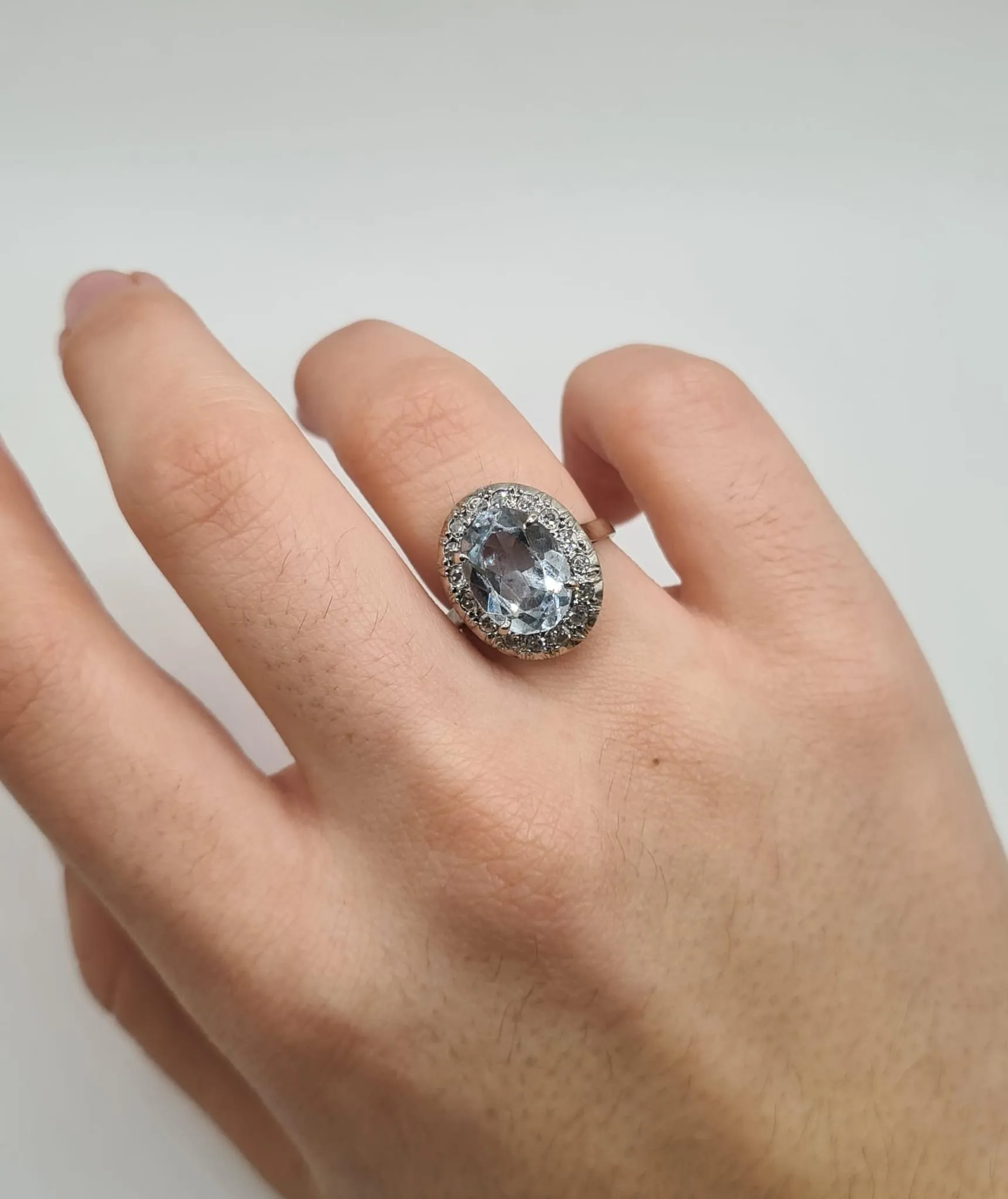 Bague or blanc 18 carats sertie d'une aigue marine et diamants anciens sold by 58 Facettes product image thumbnail 3