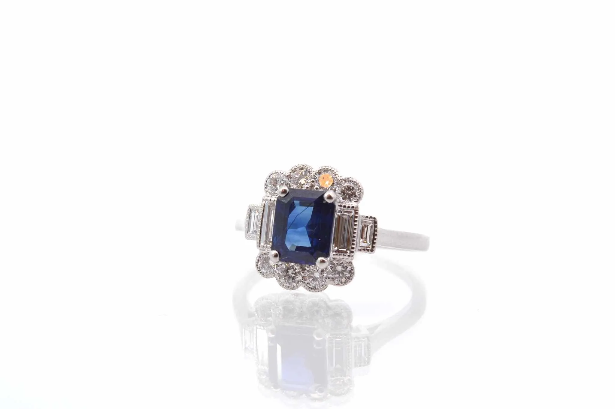 Bague d'occasion saphir et diamants sold by 58 Facettes product image thumbnail 5