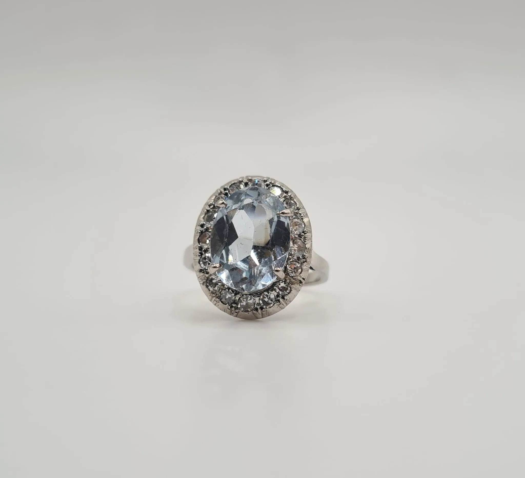 Bague or blanc 18 carats sertie d'une aigue marine et diamants anciens sold by 58 Facettes product image thumbnail 2