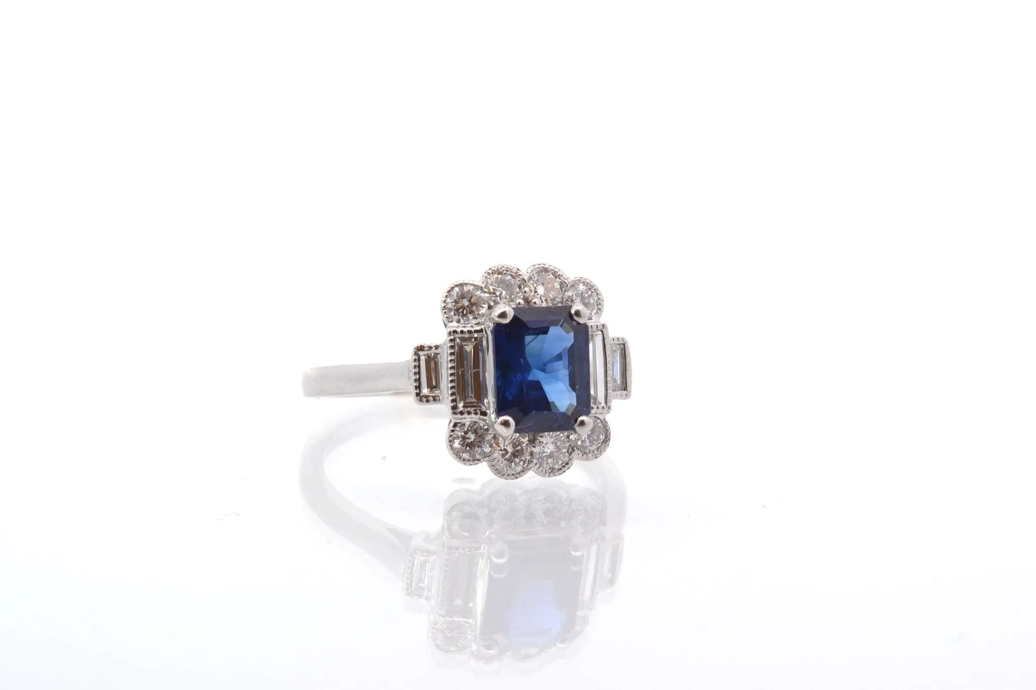 Bague d'occasion saphir et diamants sold by 58 Facettes product image thumbnail 4