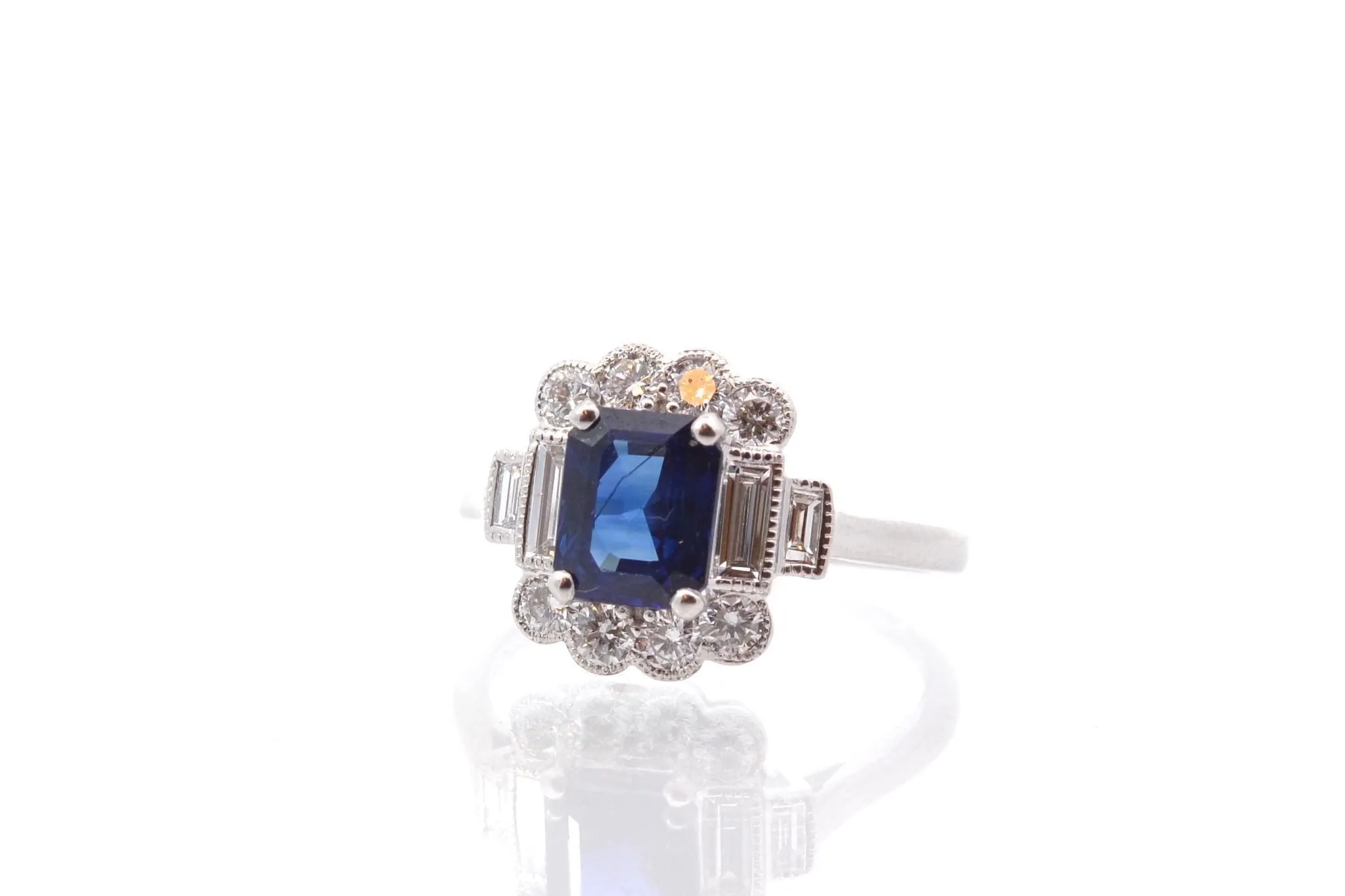 Bague d'occasion saphir et diamants sold by 58 Facettes product image thumbnail 2