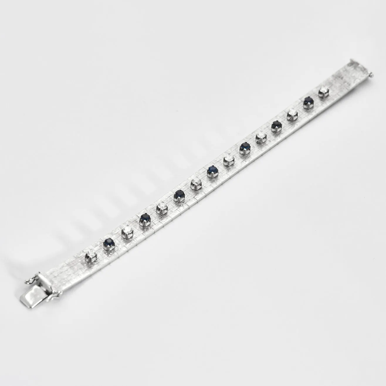 Bracelet or gris diamants et saphirs sold by 58 Facettes product image thumbnail 4