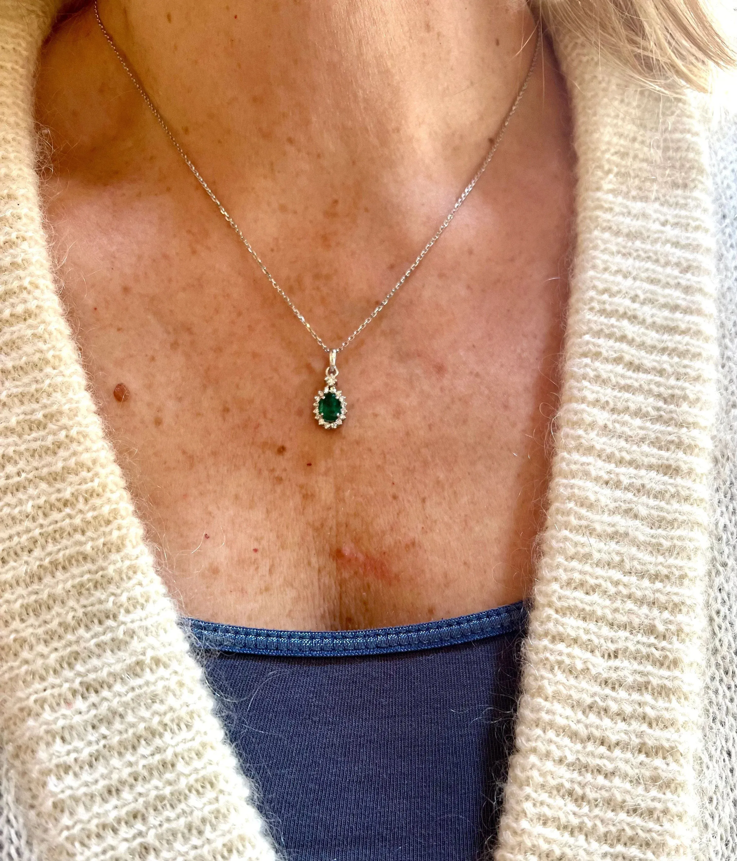 Collier Emeraude Ovale Diamants Or Gris sold by 58 Facettes product image thumbnail 2