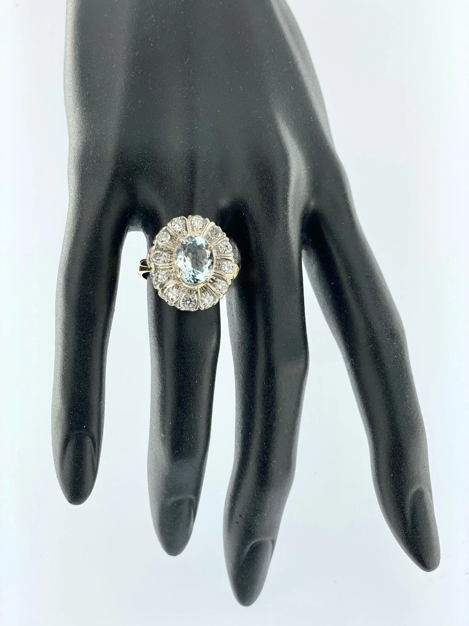 Bague en or jaune et argent , aigue-marine et diamants sold by 58 Facettes product image thumbnail 2