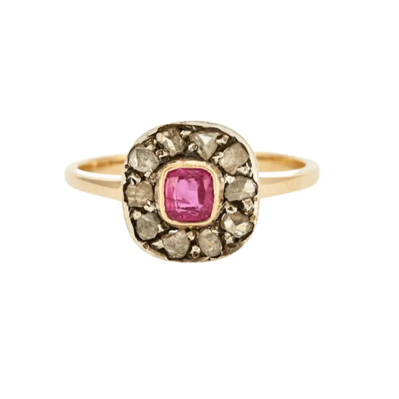 Bague Saphir rose Diamants sold by 58 Facettes