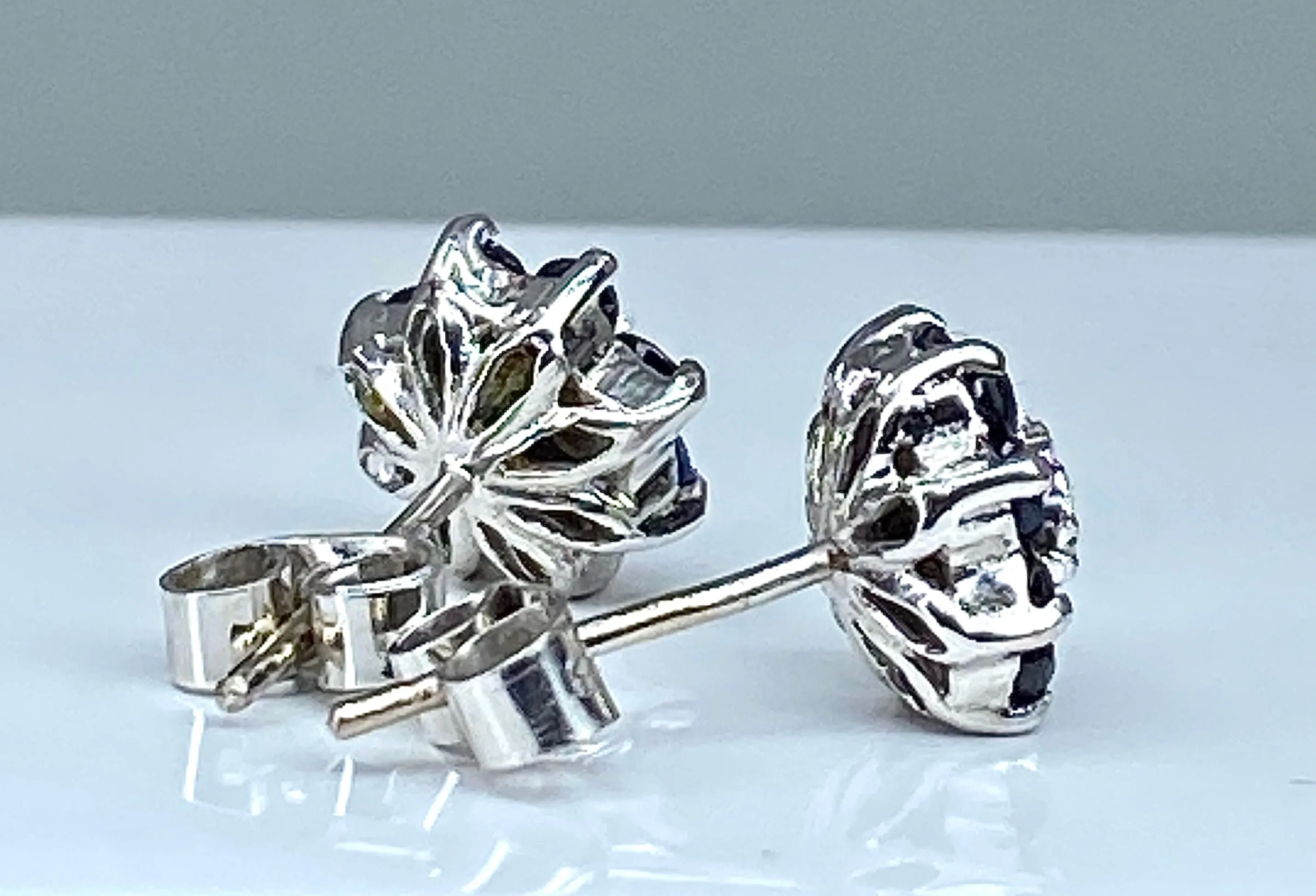 Boucles d’oreilles or blanc saphirs et diamants sold by 58 Facettes product image thumbnail 4