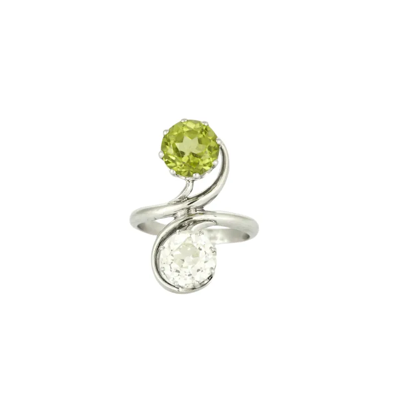 Bague Toi et Moi diamant et péridot sold by 58 Facettes