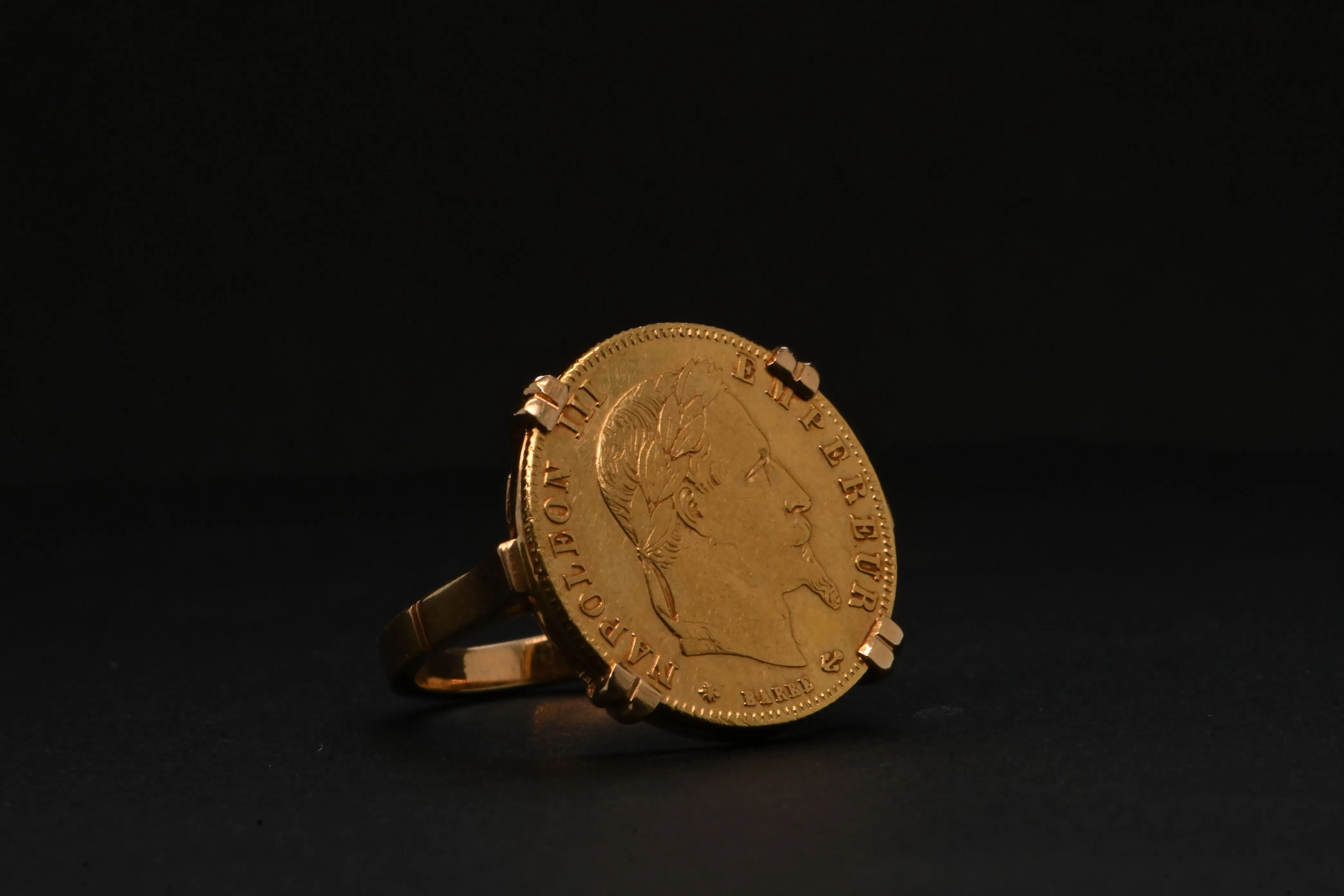 Bague Basée Sur Une Monnaie En Or Napoléon III sold by 58 Facettes product image thumbnail 3