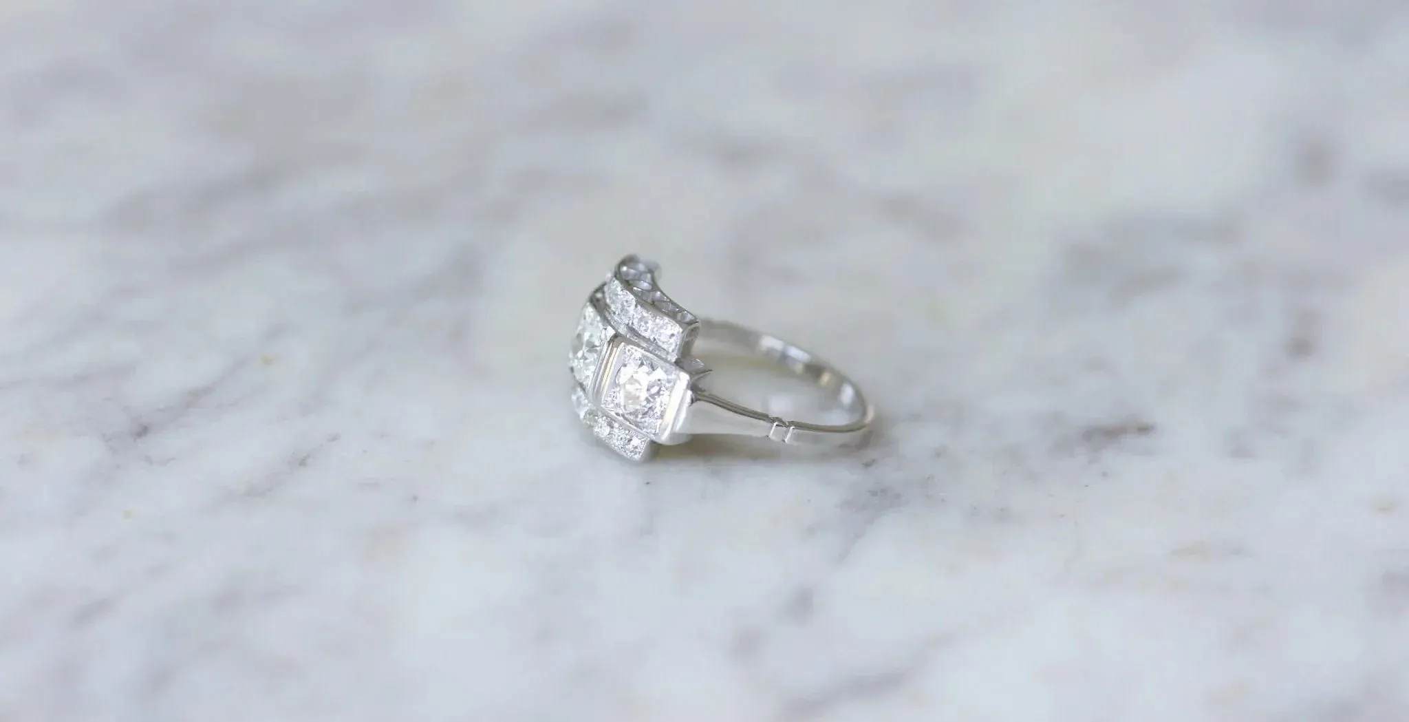 Bague Art Déco Trilogie Diamants sold by 58 Facettes product image thumbnail 5