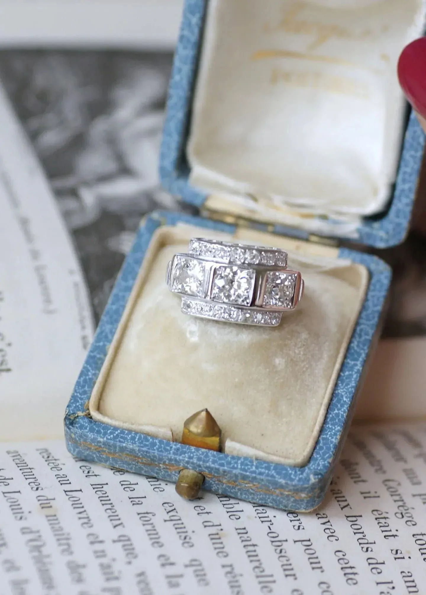 Bague Art Déco Trilogie Diamants sold by 58 Facettes product image thumbnail 3