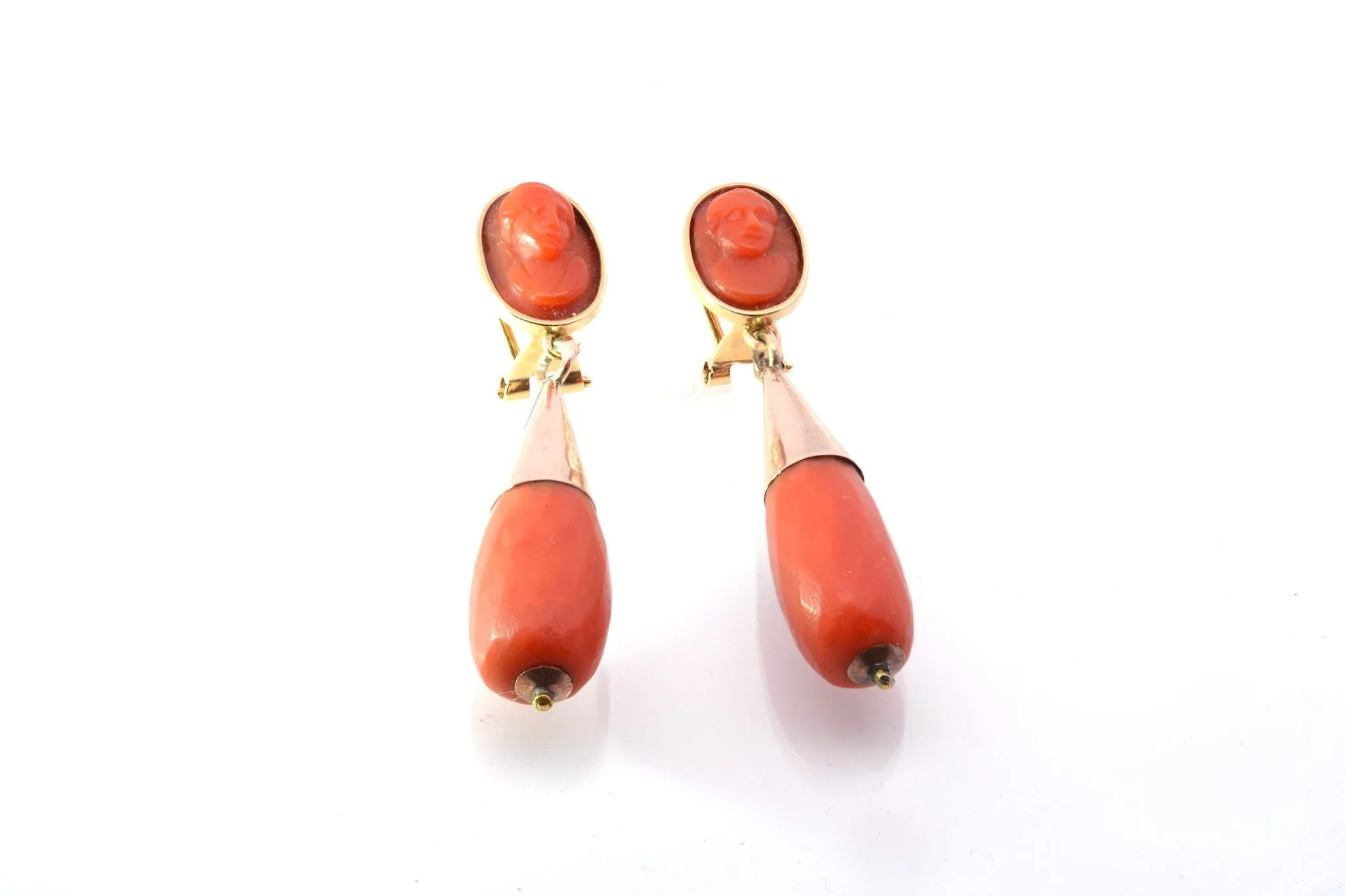 Boucles d'oreilles corail en or sold by 58 Facettes