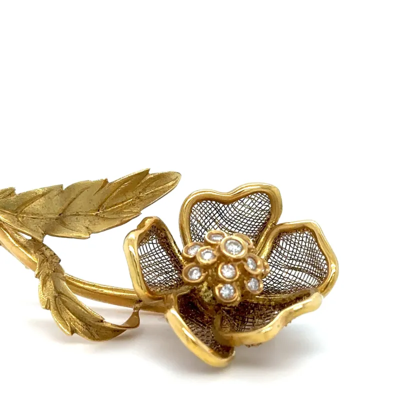 Broche Or Jaune - Forme Fleur - Diamants sold by 58 Facettes