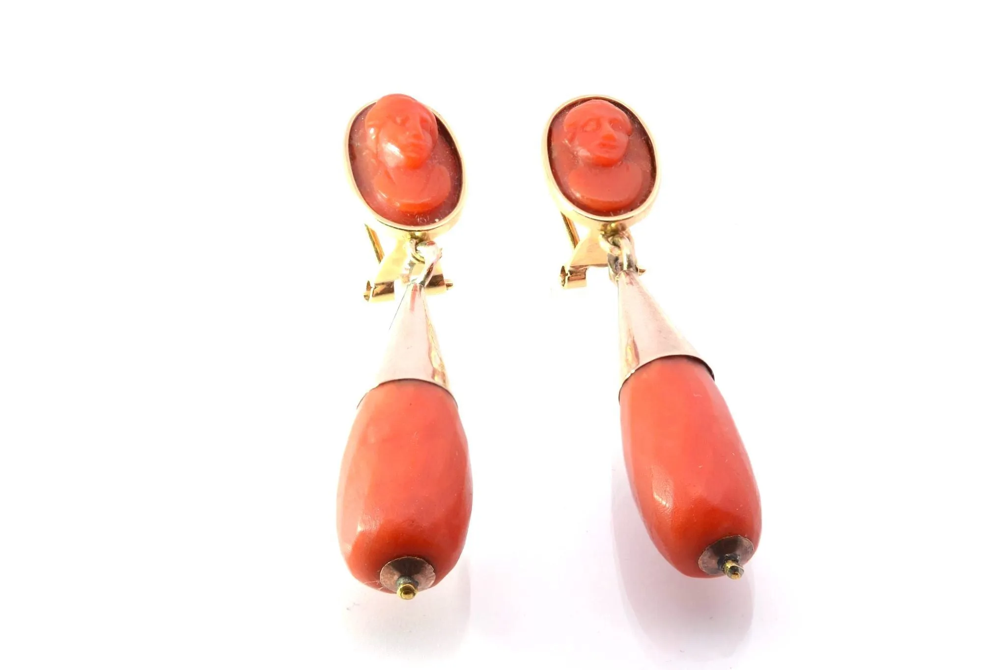Boucles d'oreilles corail en or sold by 58 Facettes product image thumbnail 3
