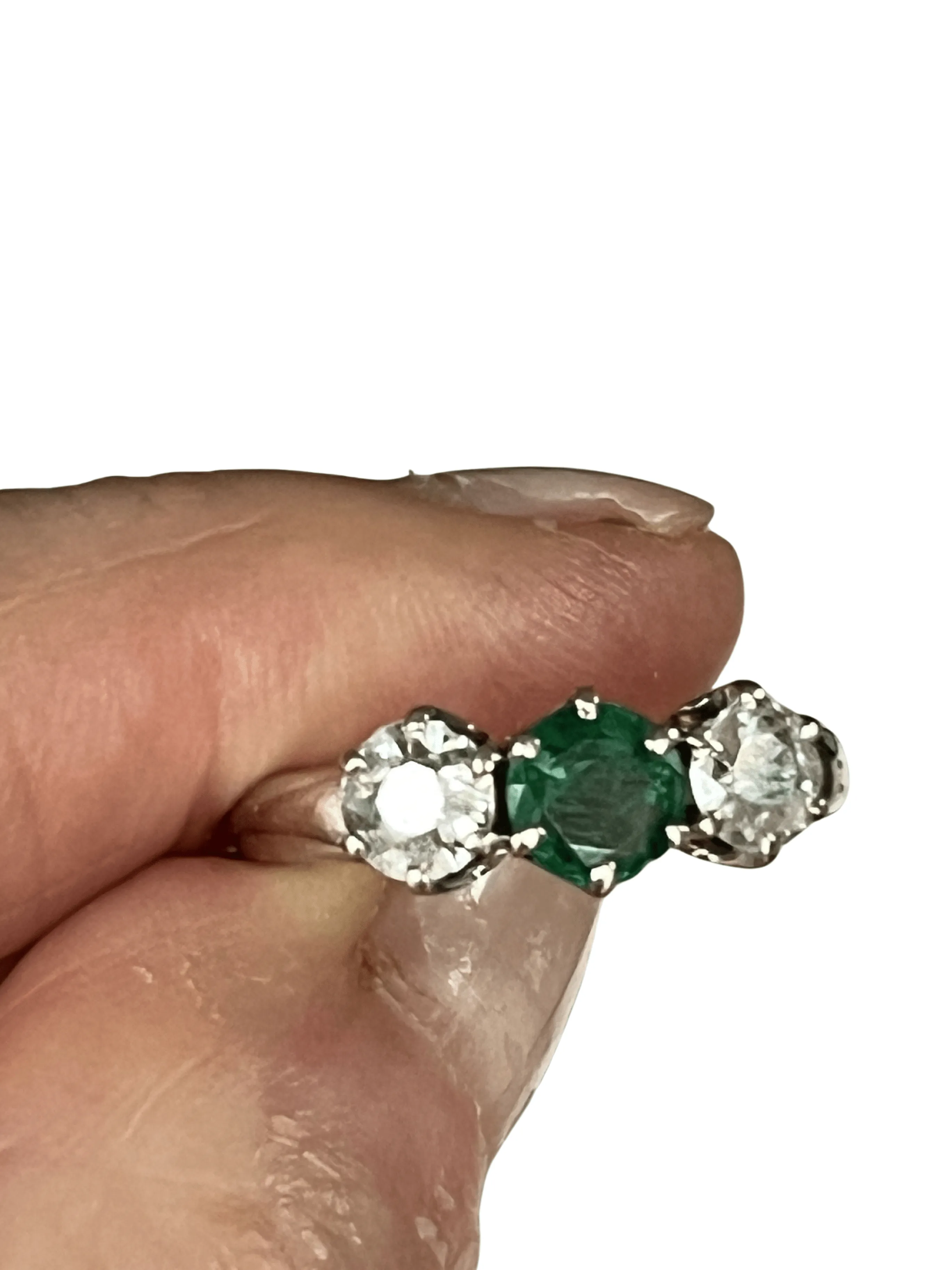 Bague Jarretière Or Gris Emeraude Diamants sold by 58 Facettes