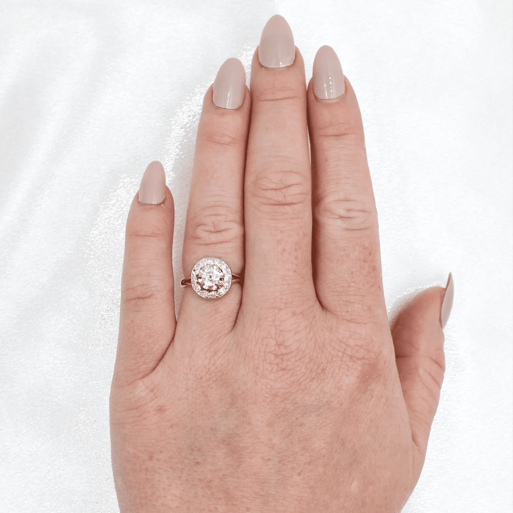 Bague Halo Vintage en Or et Diamants sold by 58 Facettes product image thumbnail 3