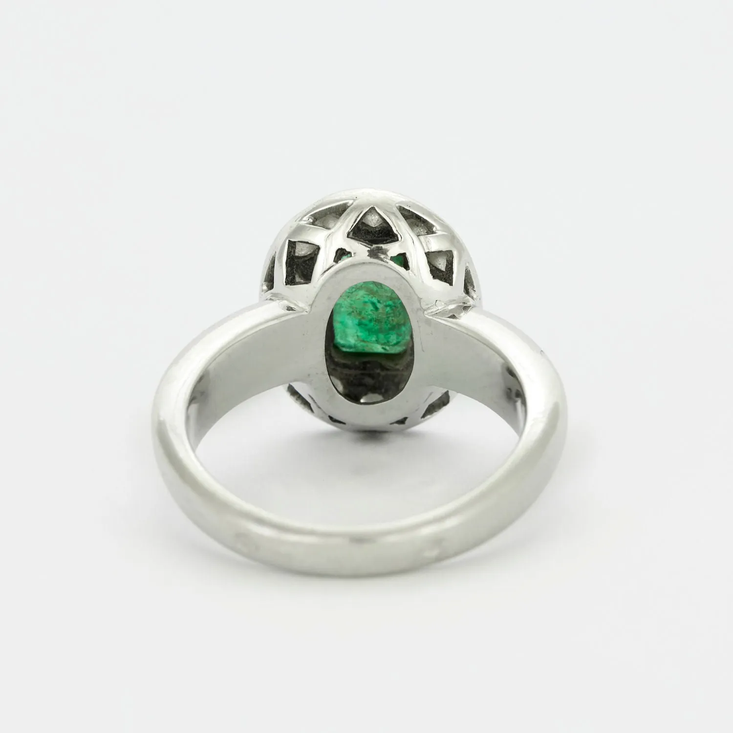 Bague or blanc avec émeraude et diamants sold by 58 Facettes product image thumbnail 4