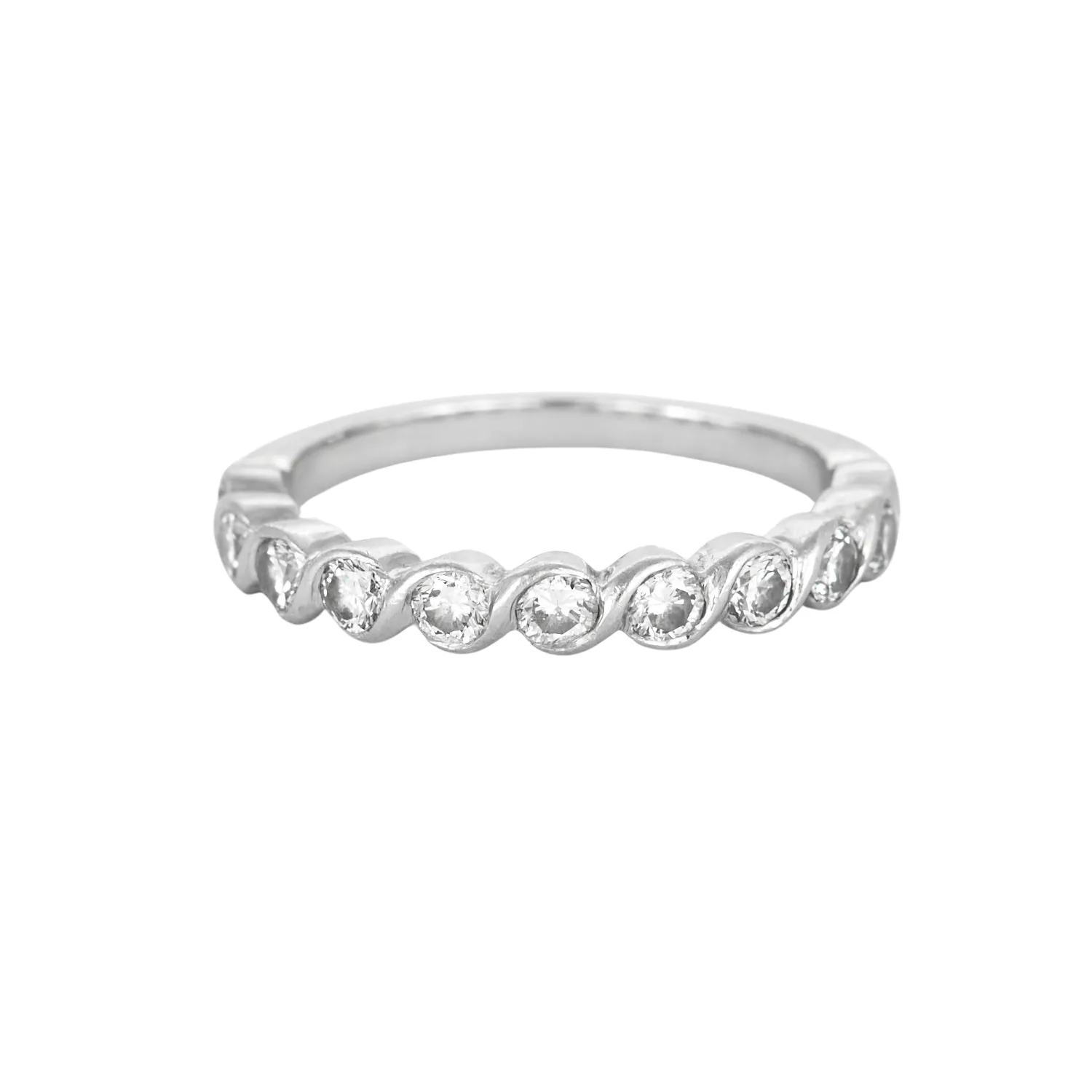 Demie alliance en or gris et diamants sold by 58 Facettes