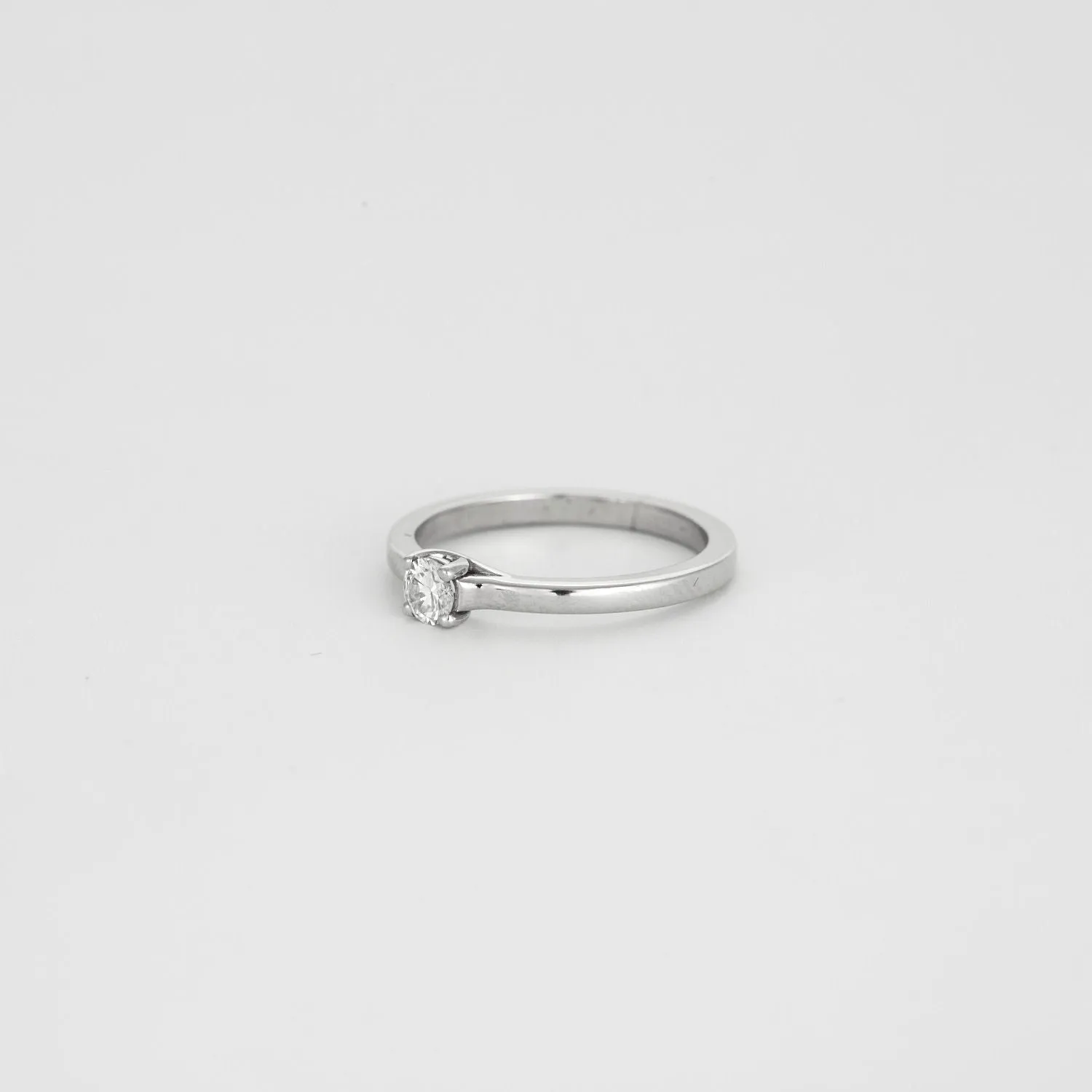 Solitaire en or blanc orné d'un diamant sold by 58 Facettes product image thumbnail 5