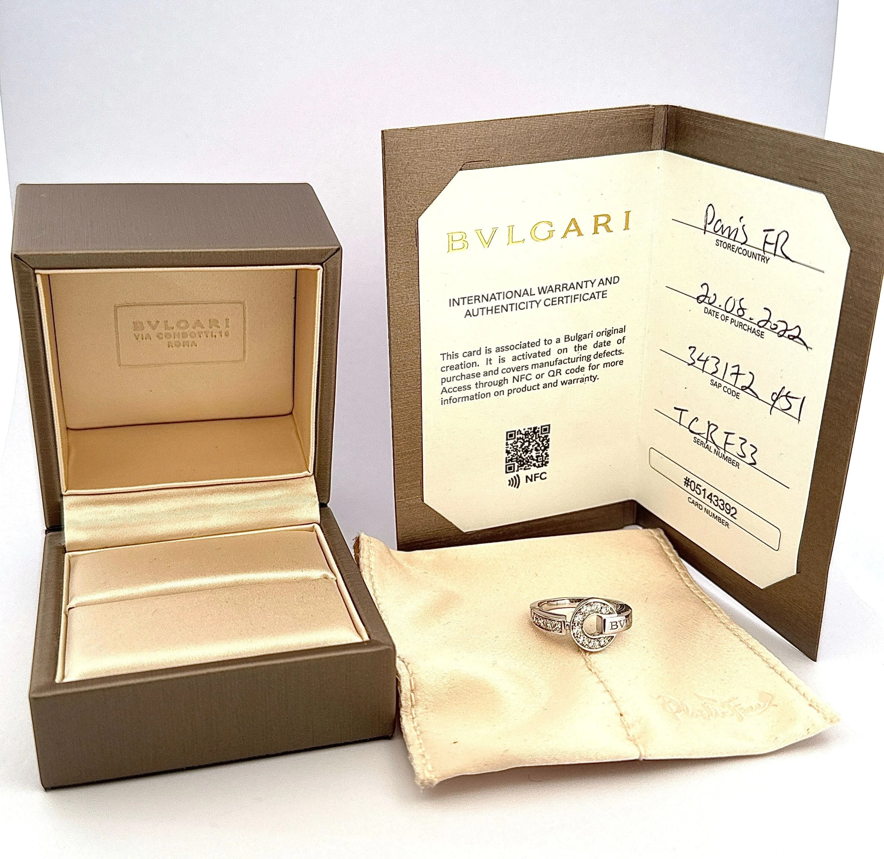 Bulgari - Bague "Bvlgari Classic" or blanc 18 carats et diamant sold by 58 Facettes product image thumbnail 2