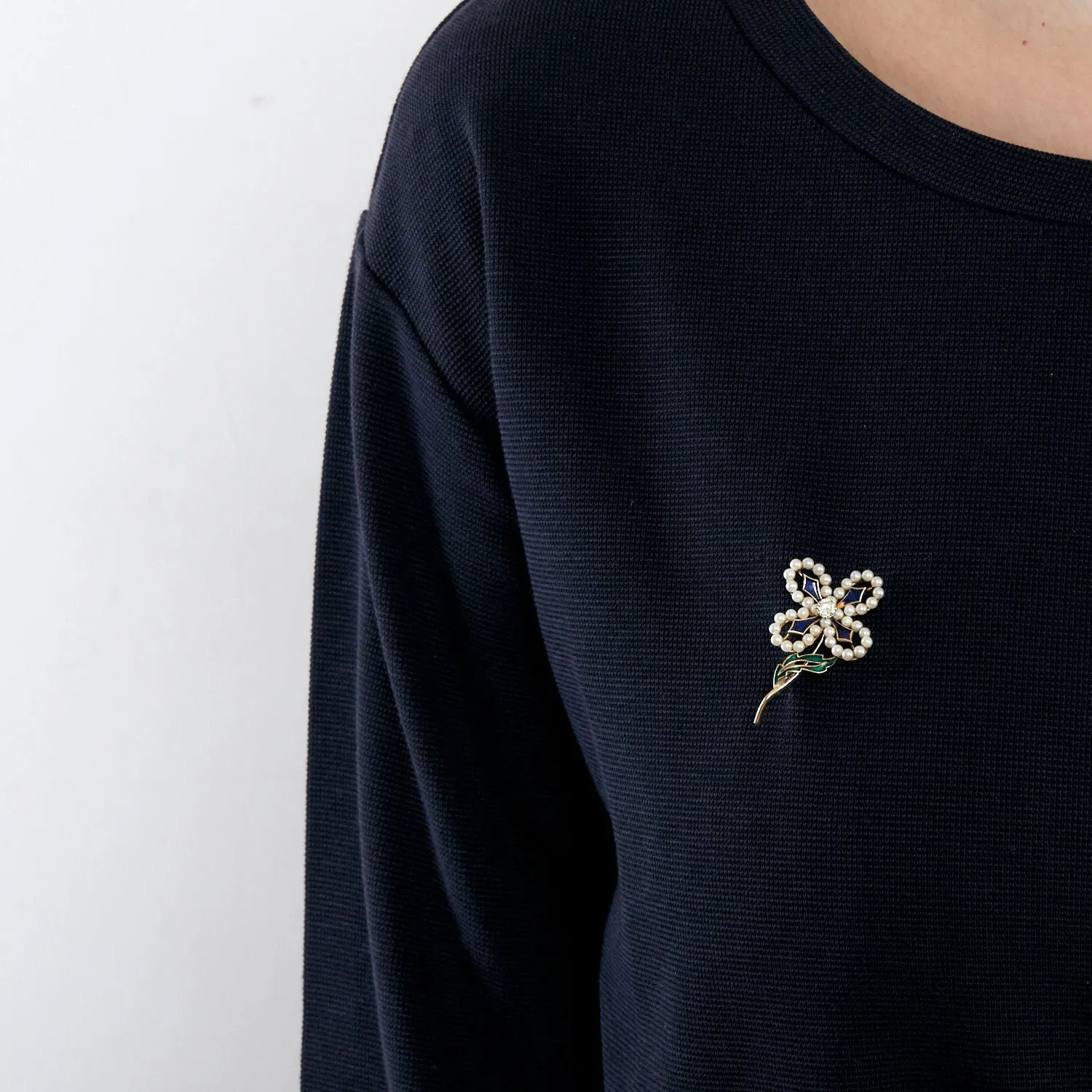 Broche or et diamant et perle sold by 58 Facettes product image thumbnail 3