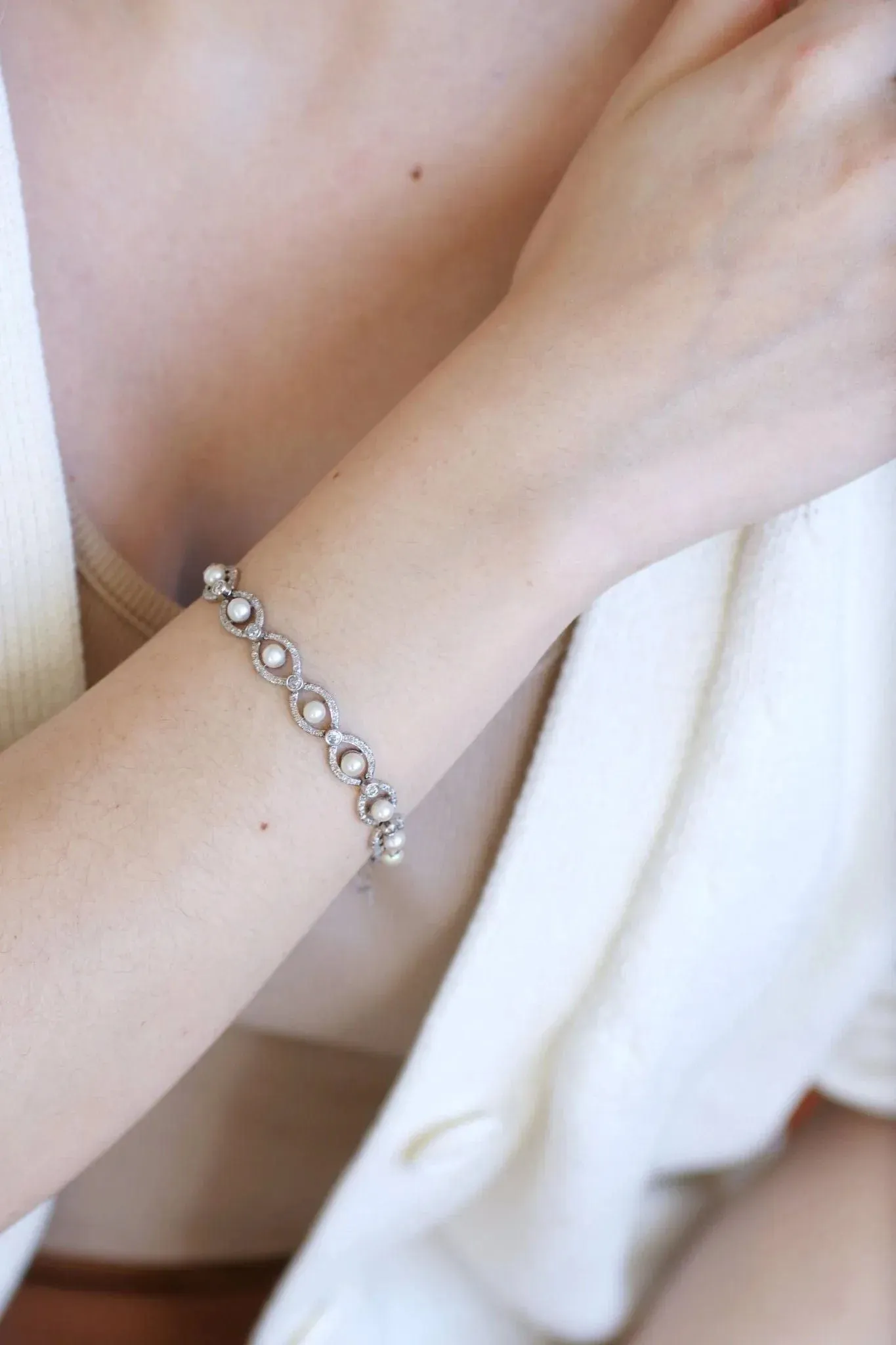 Bracelet Art Deco platine, diamants, et perles sold by 58 Facettes product image thumbnail 2